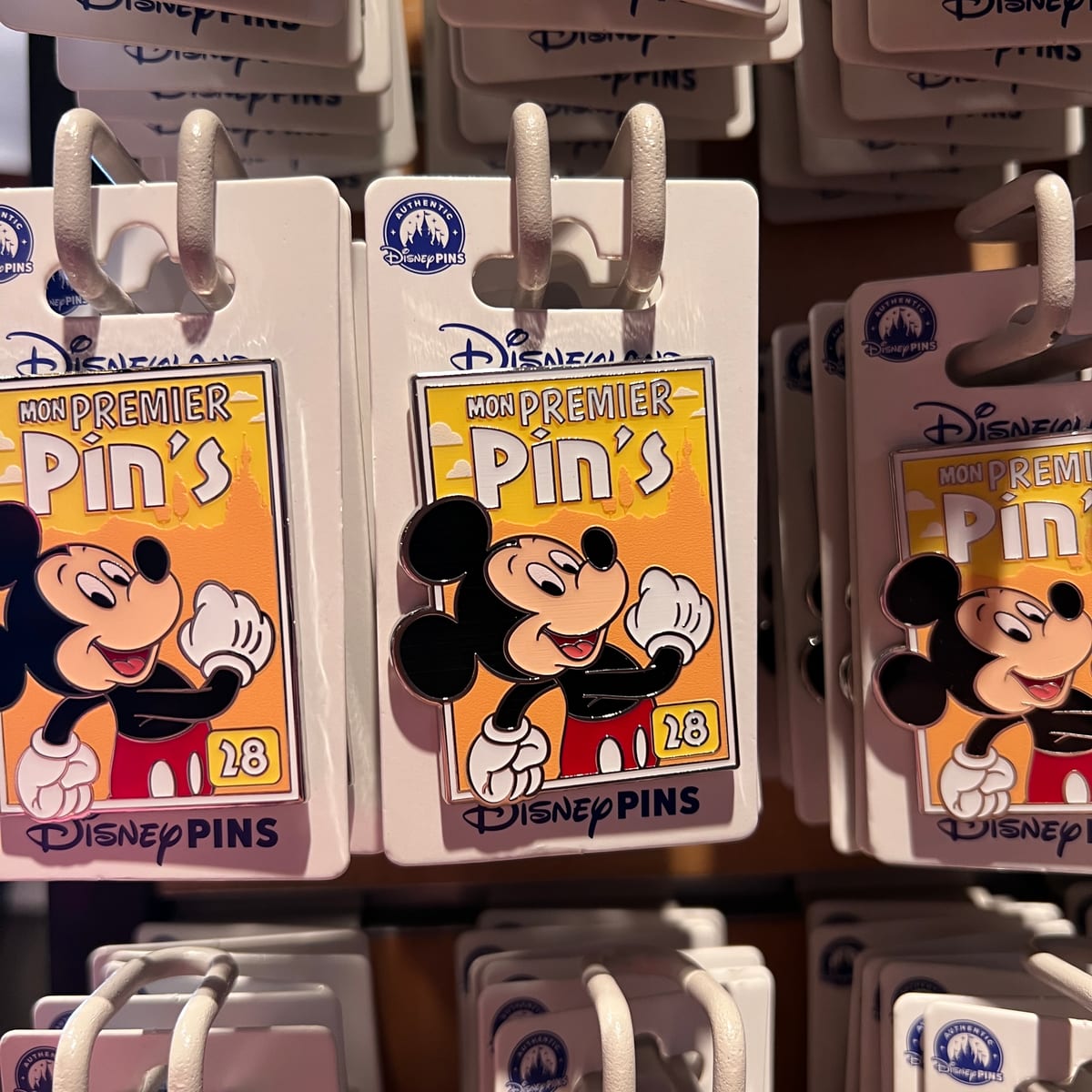 Disneyland Paris Mickey Mouse My First Pin ‘Mon Premier Pin’ Pin view 1