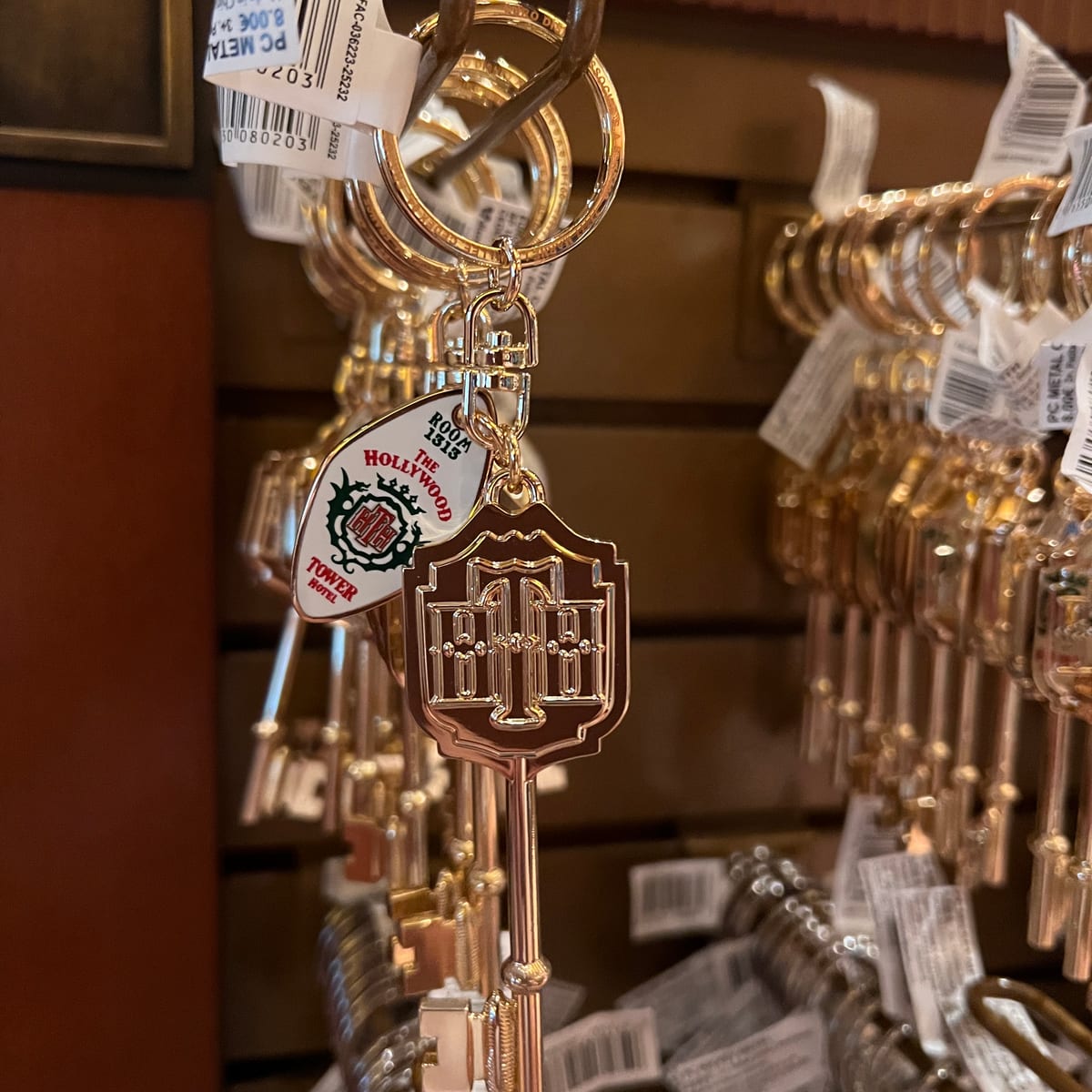 Disneyland Paris Tower of Terror Hollywood Tower Hotel Room Key Gold Keyring view 2