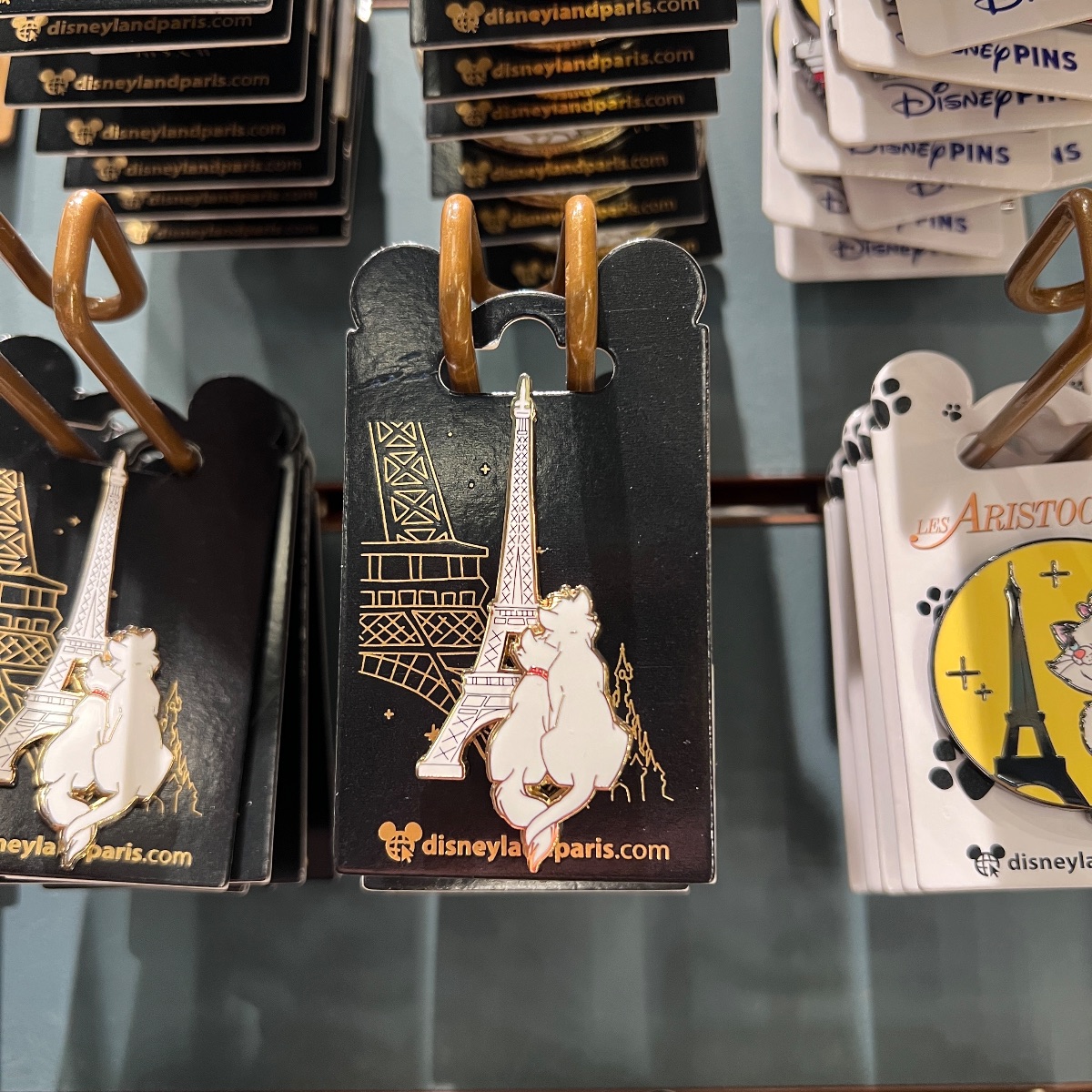 Disneyland Paris Aristocats White Gold Duchess O’Malley Eiffel Tower Pin