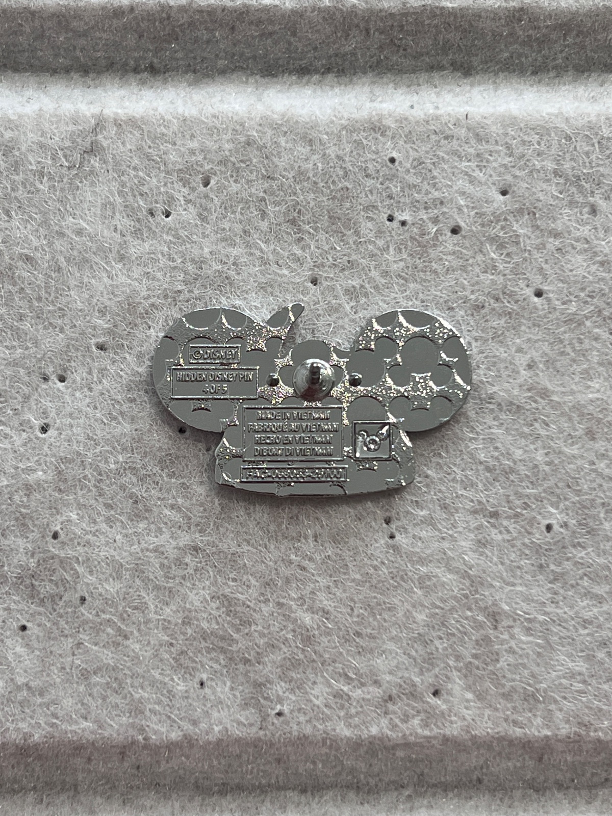 Disneyland Resort 2025 Wave B Robin Hood Hat Hidden Mickey Pin view 2