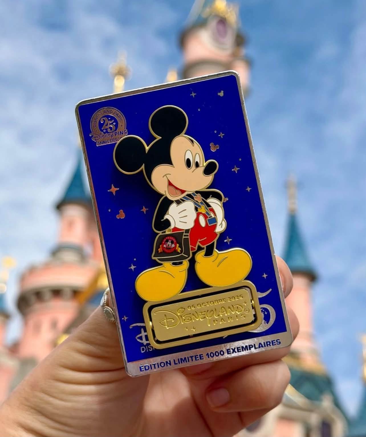 Disneyland Paris Limited Edition Pin Trading Mickey Mouse Pin
