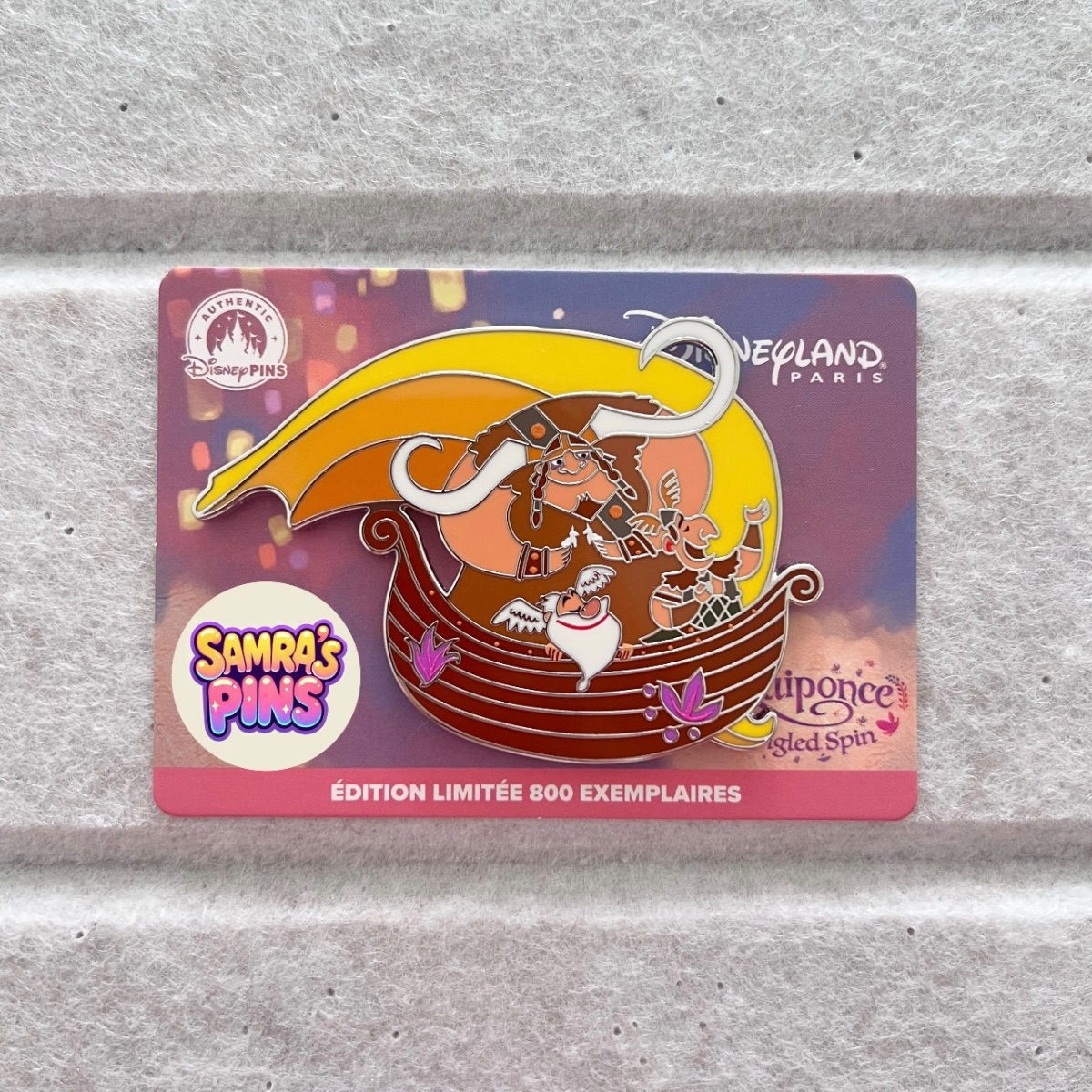 Disneyland Paris Limited Edition Tangled Spin Snuggly Duckling Pin