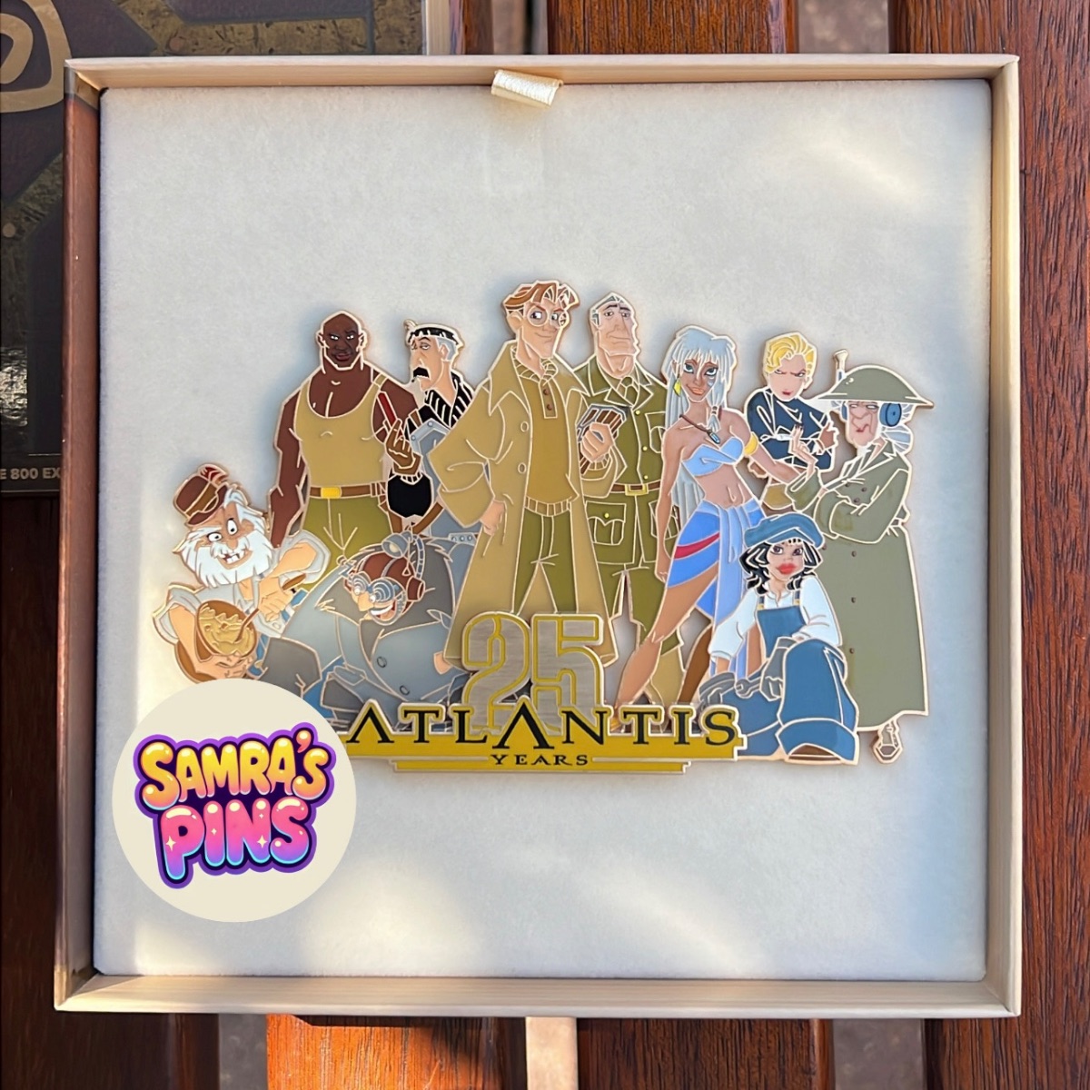 Disneyland Paris Limited Edition Jumbo Atlantis Cast Pin