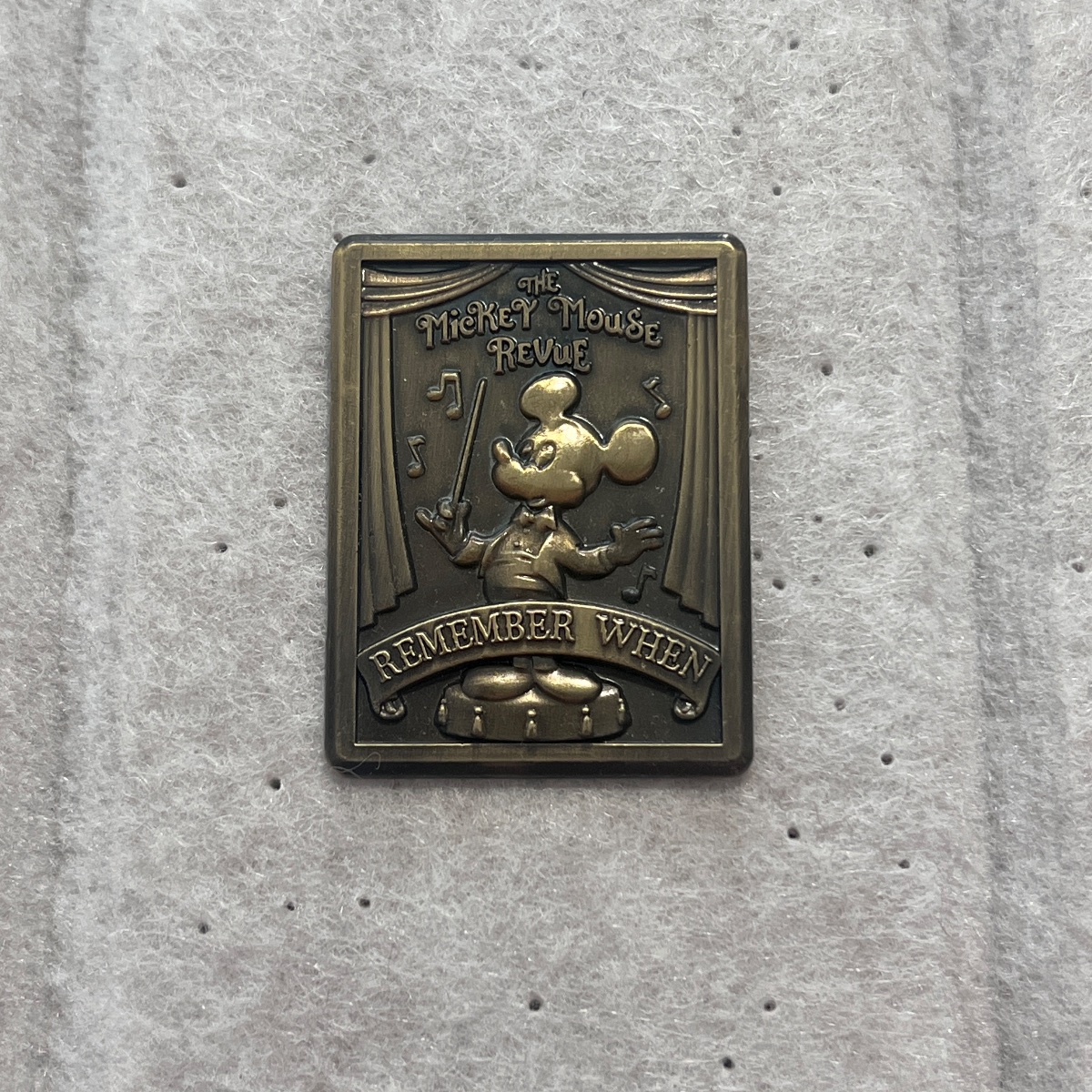 Disney Limited Edition 2013 Remember When Mickey Mouse Revue Surprise Series Pin