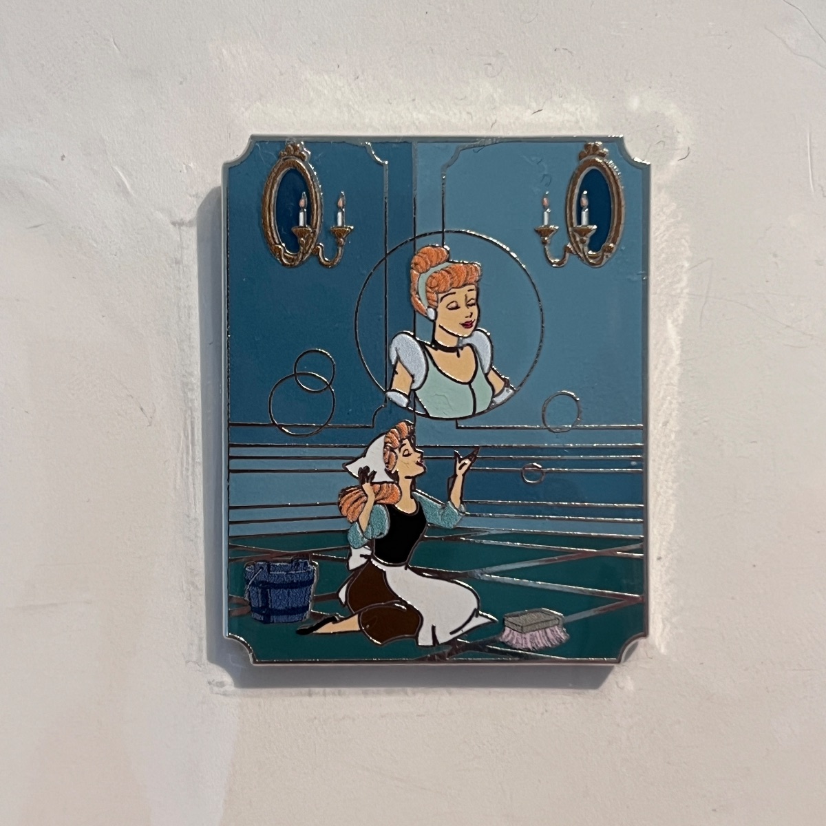Disney Store UK Selfridges Limited Edition Cinderella Cleaning Bubble Pin view 1