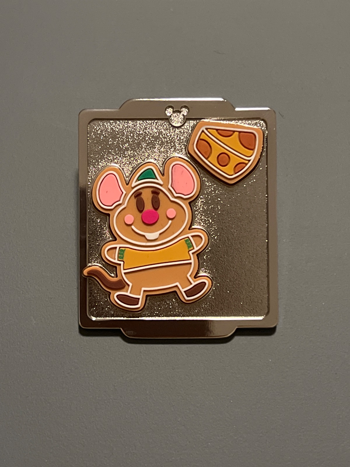 Disney Store Limited Edition Advent Calendar Gus Gus Gingerbread Cookies Tray Pin