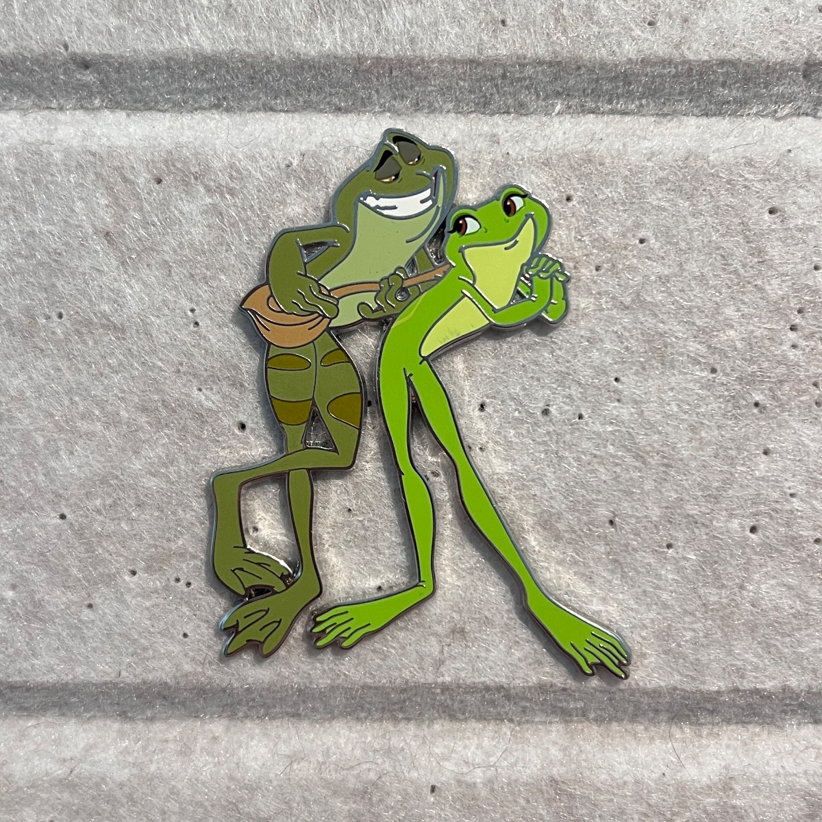Disneyland Paris Princess and the Frog Naveen Tiana Frogs Standing Pin view 1