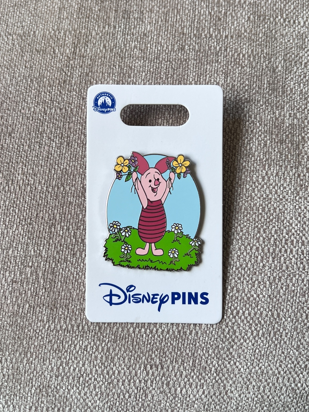 Disney Store Winnie The Pooh Piglet Garden Flowers Pin