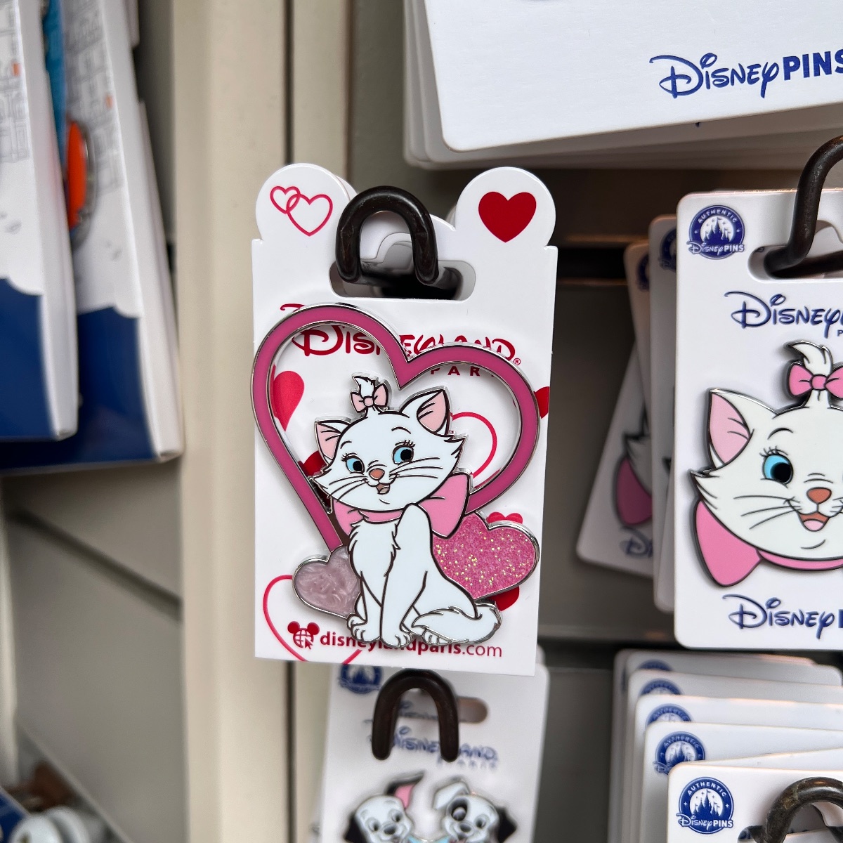 Disneyland Paris Aristocats Marie Love Heart Pin