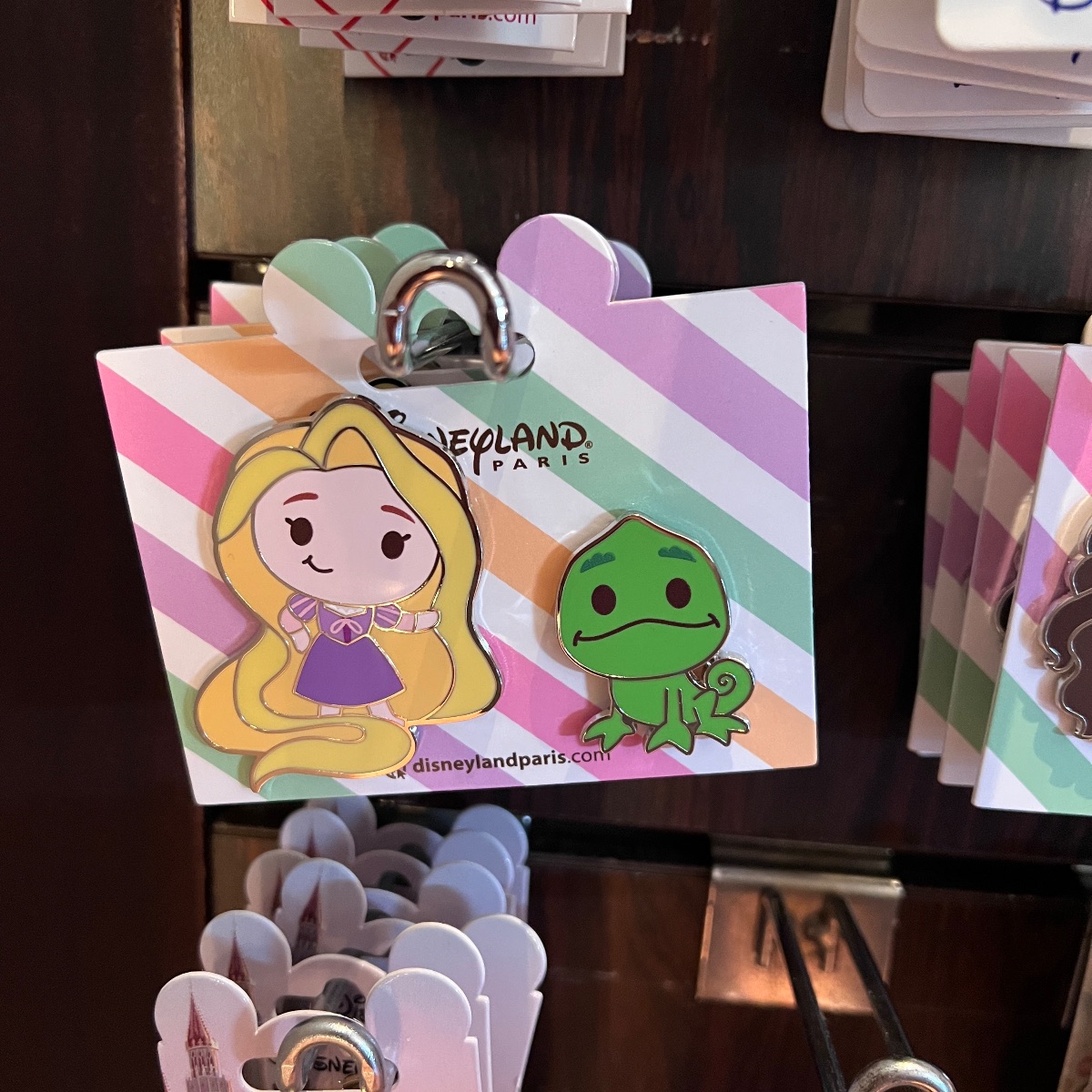 Disneyland Paris Princess and Friends Rapunzel Pascal Pin Set