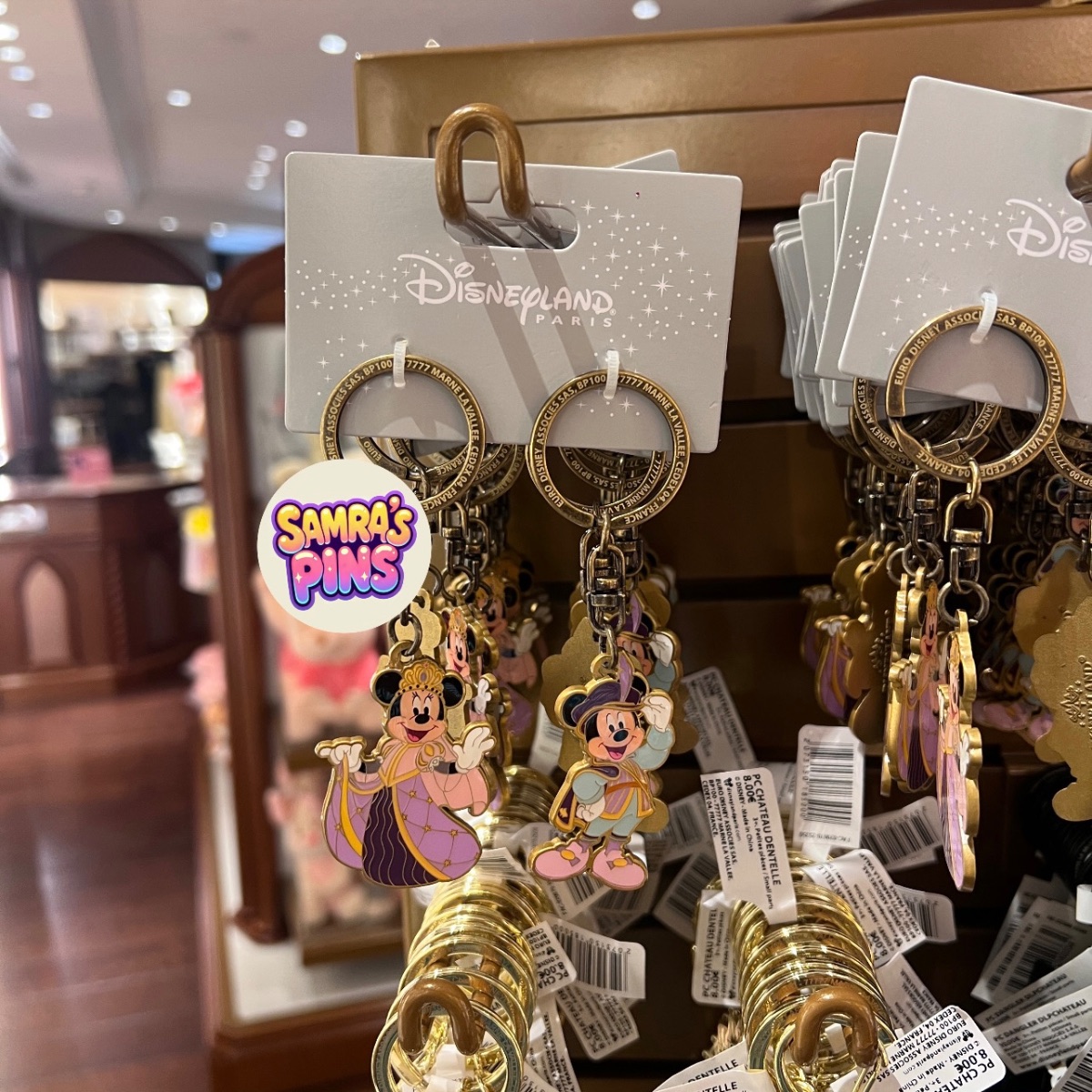 Disneyland Paris Hotel Mickey Minnie Banquet Keyring Set view 2