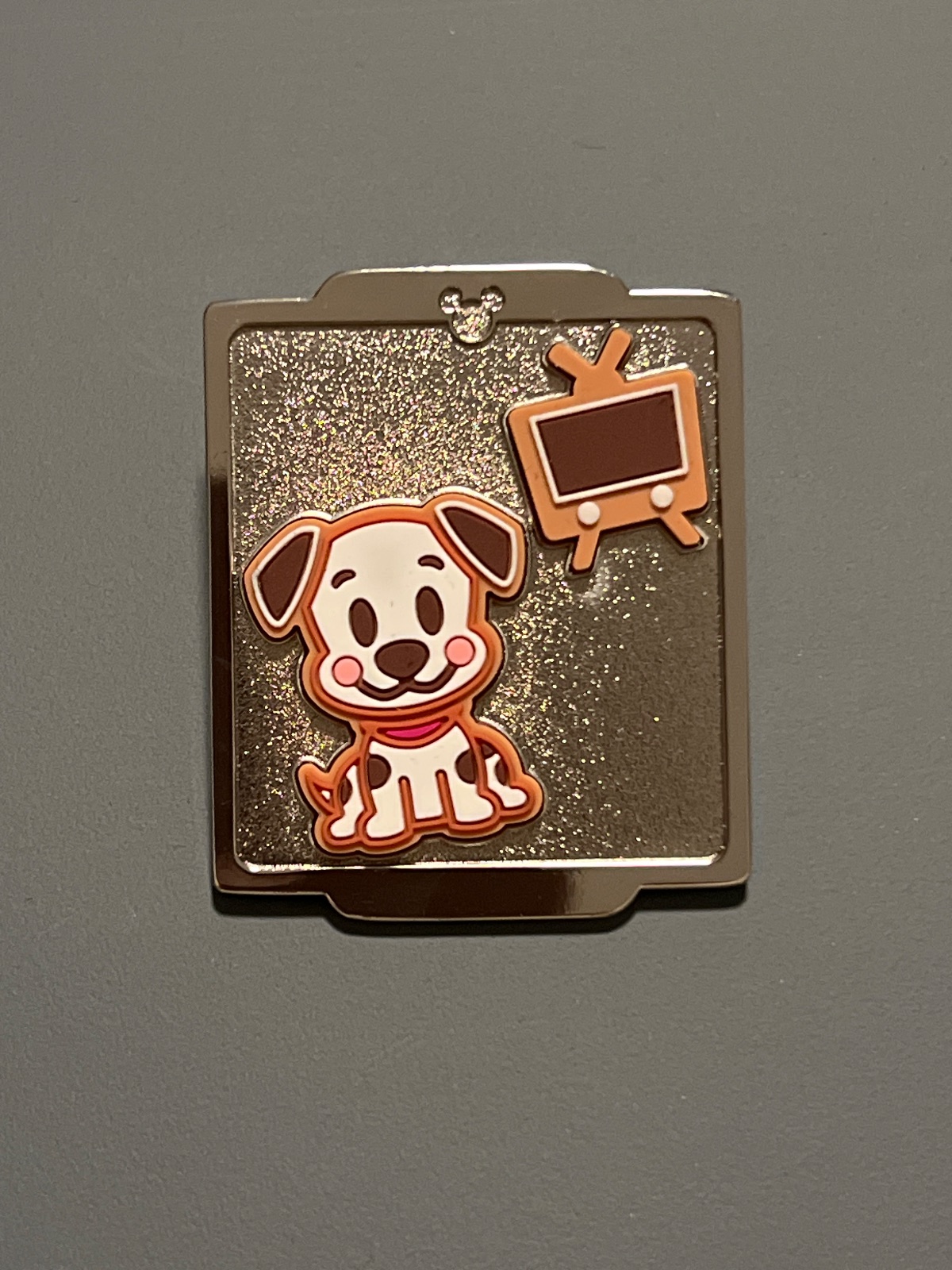 Disney Store Limited Edition Advent Calendar 101 Dalmatian Gingerbread Cookies Tray Pin