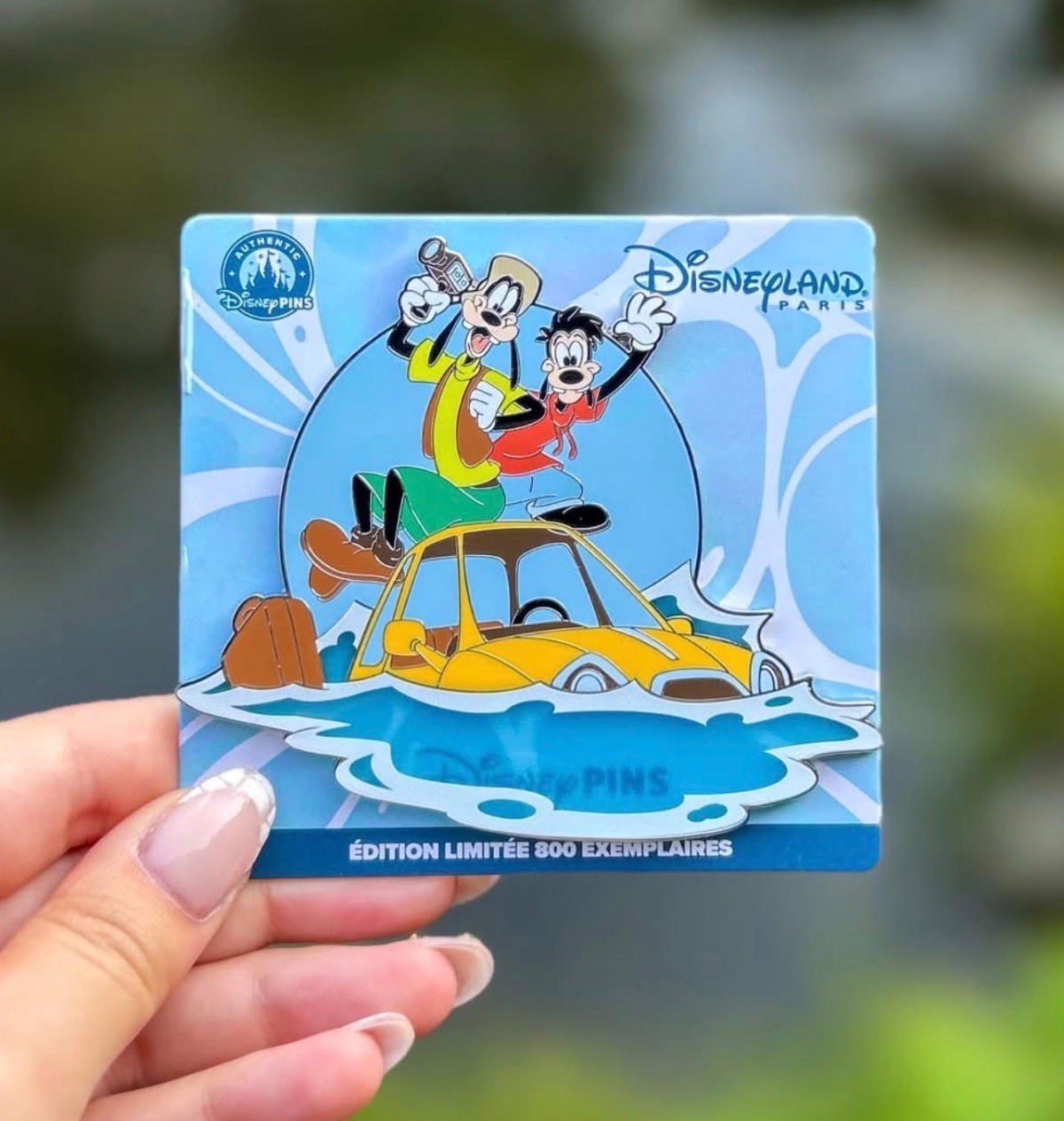 Disneyland Paris Limited Edition Goofy Movie Fishing Wave Pin