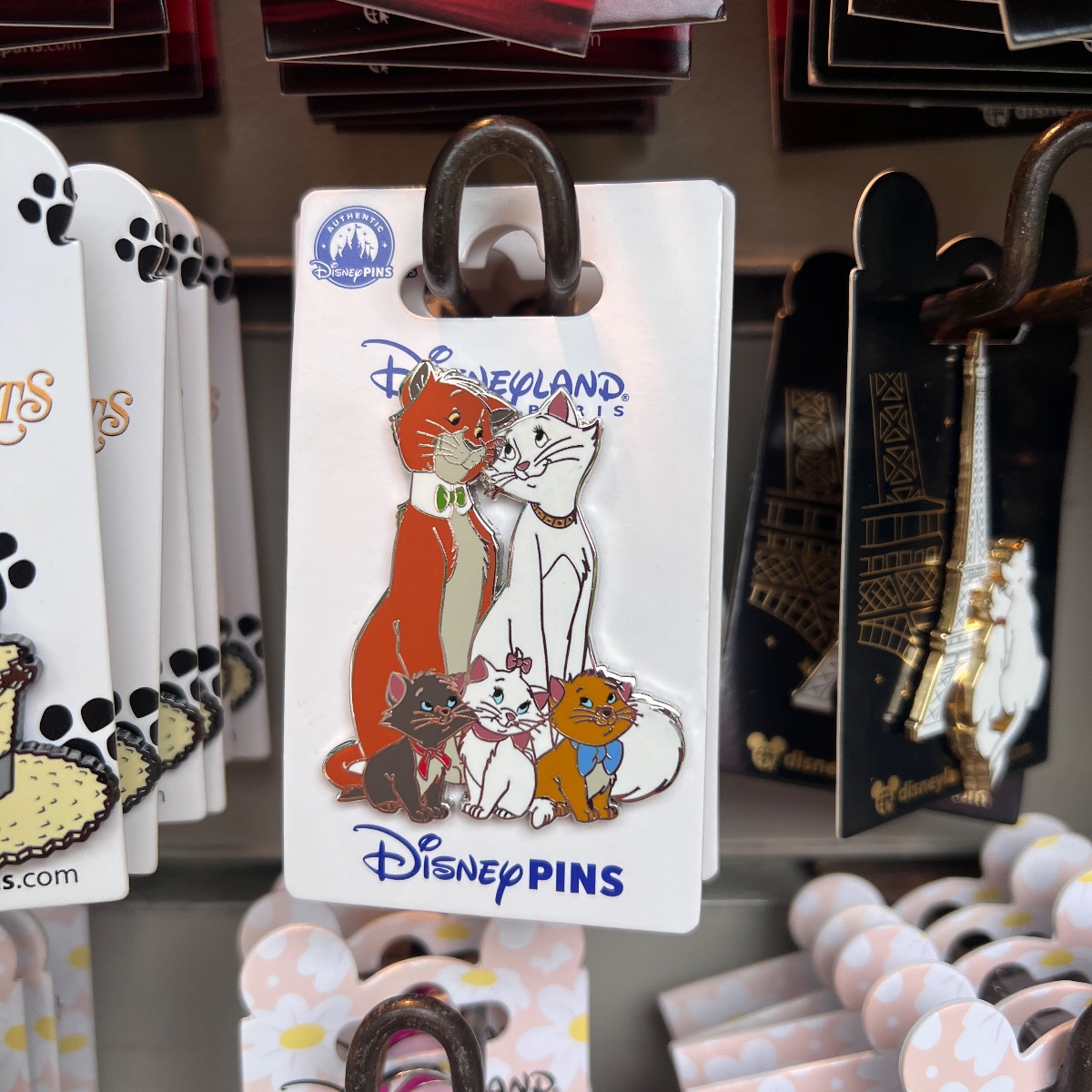 Disneyland Paris Aristocats Duchess O’Malley Family Pin