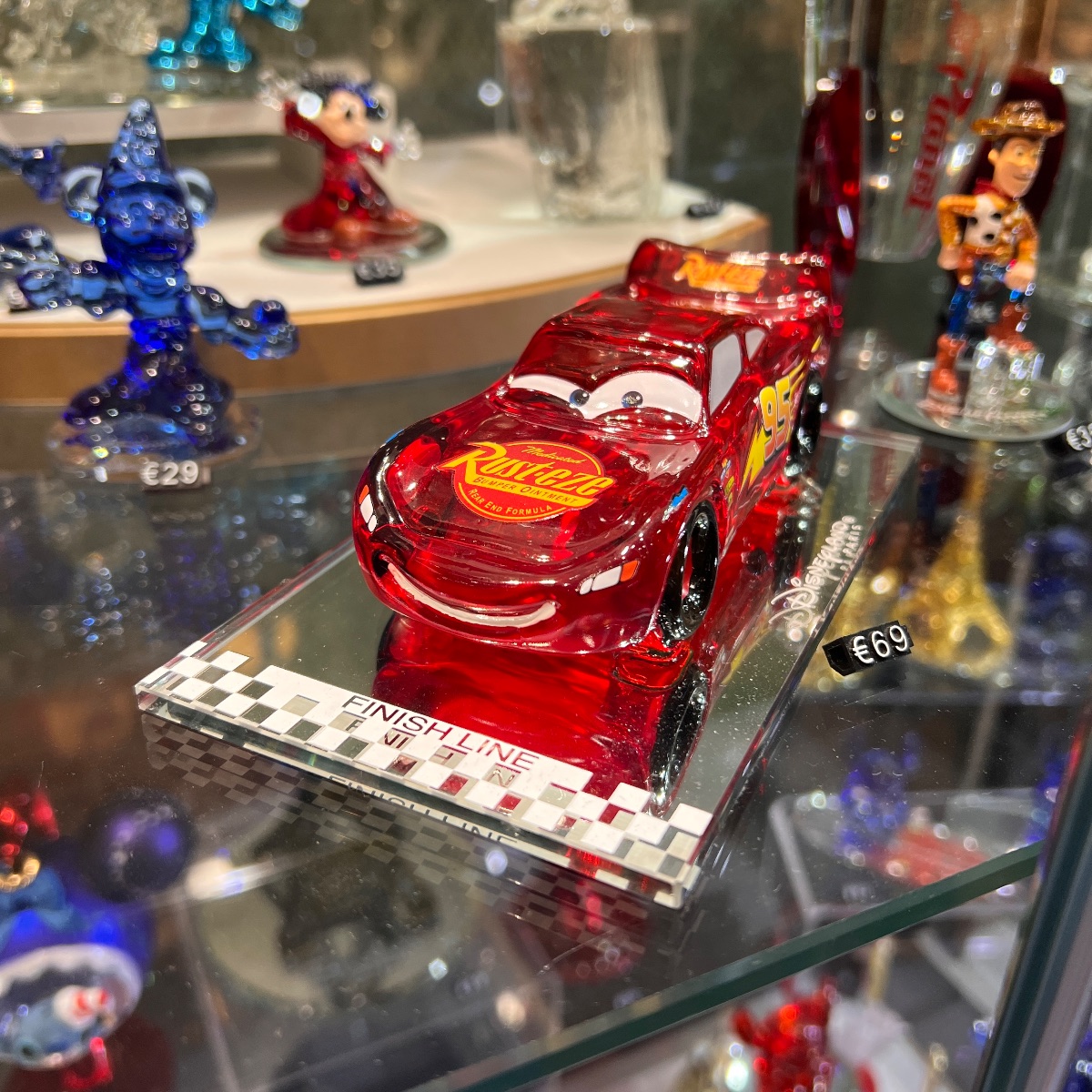 Disneyland Paris Crystal Cars Lightning McQueen Figurine