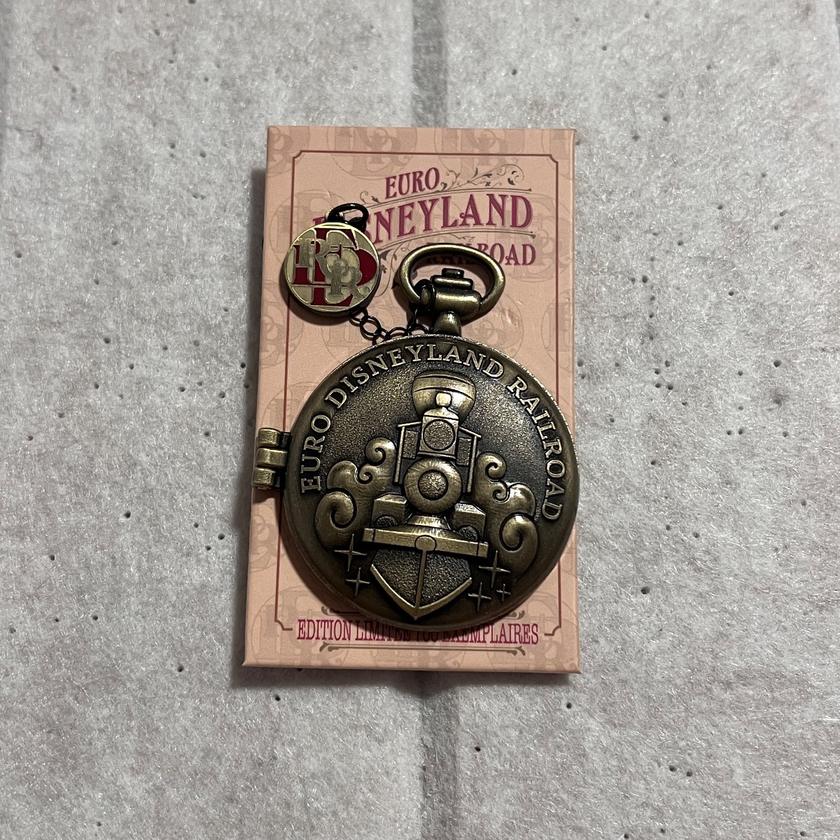Disneyland Paris Limited Edition Euro Railroad Pocketwatch Hinged Pin