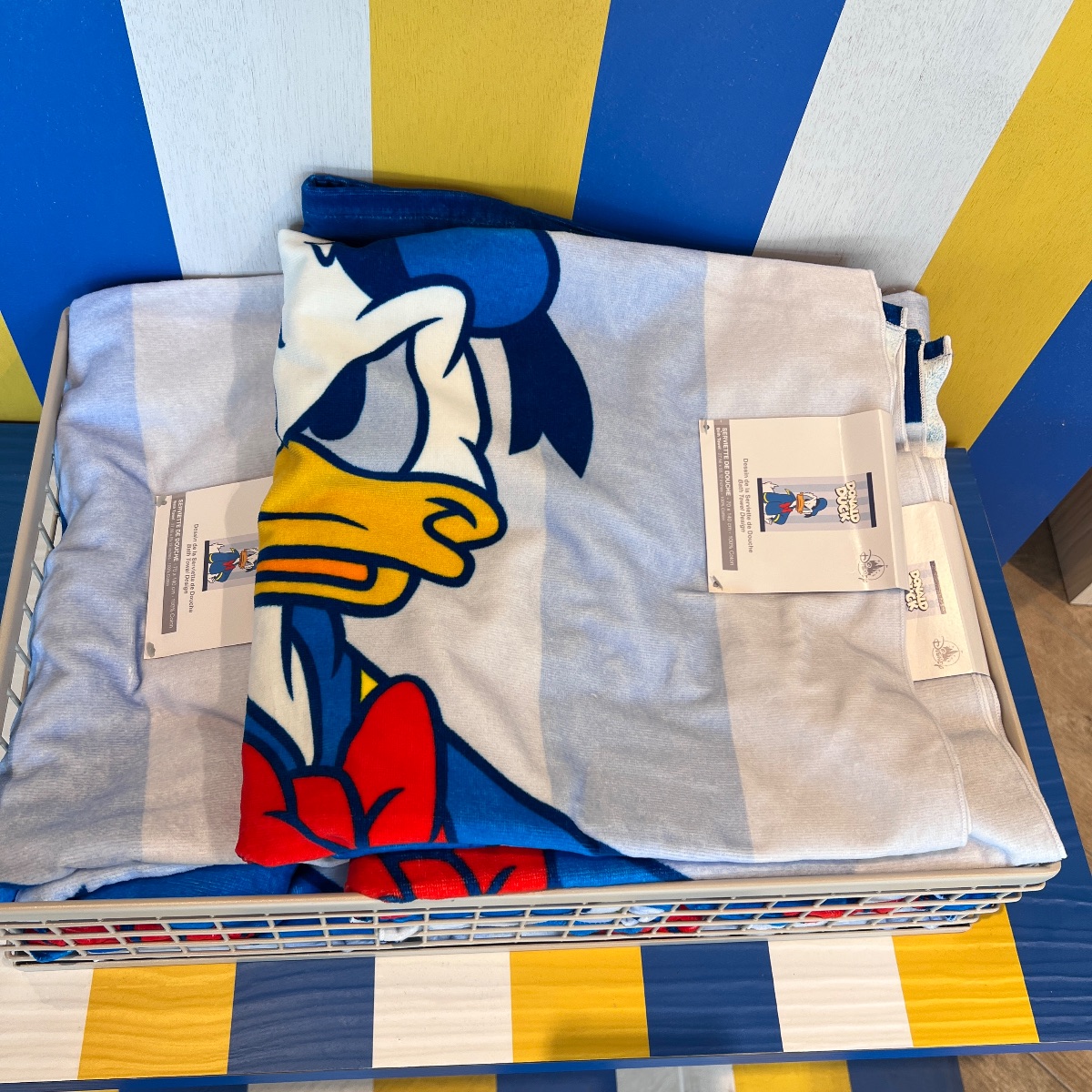 Disneyland Paris Donald Duck Bath Towel
