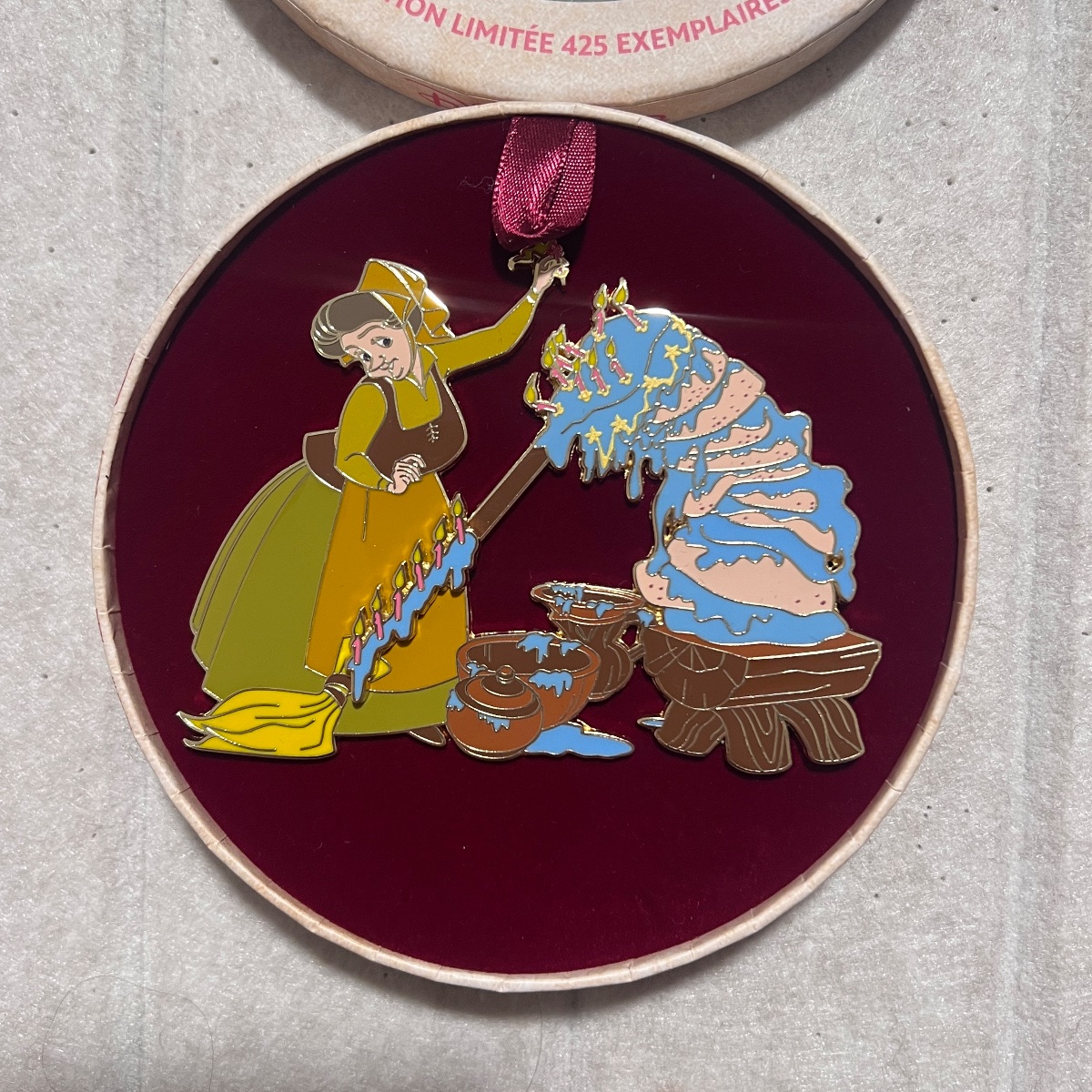 Disneyland Paris Limited Edition Be Our Guest Sleeping Beauty Fairy Cake Jumbo Pin