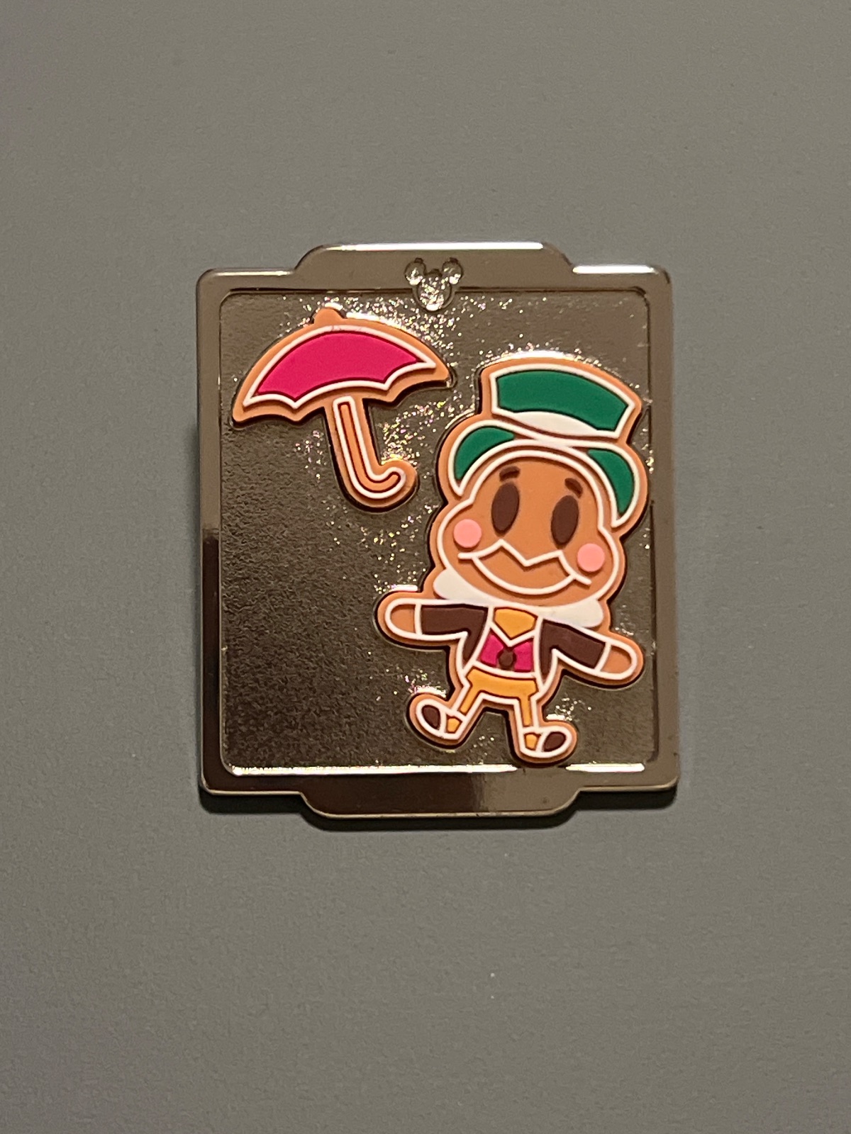 Disney Store Limited Edition Advent Calendar Jiminy Cricket Gingerbread Cookies Tray Pin