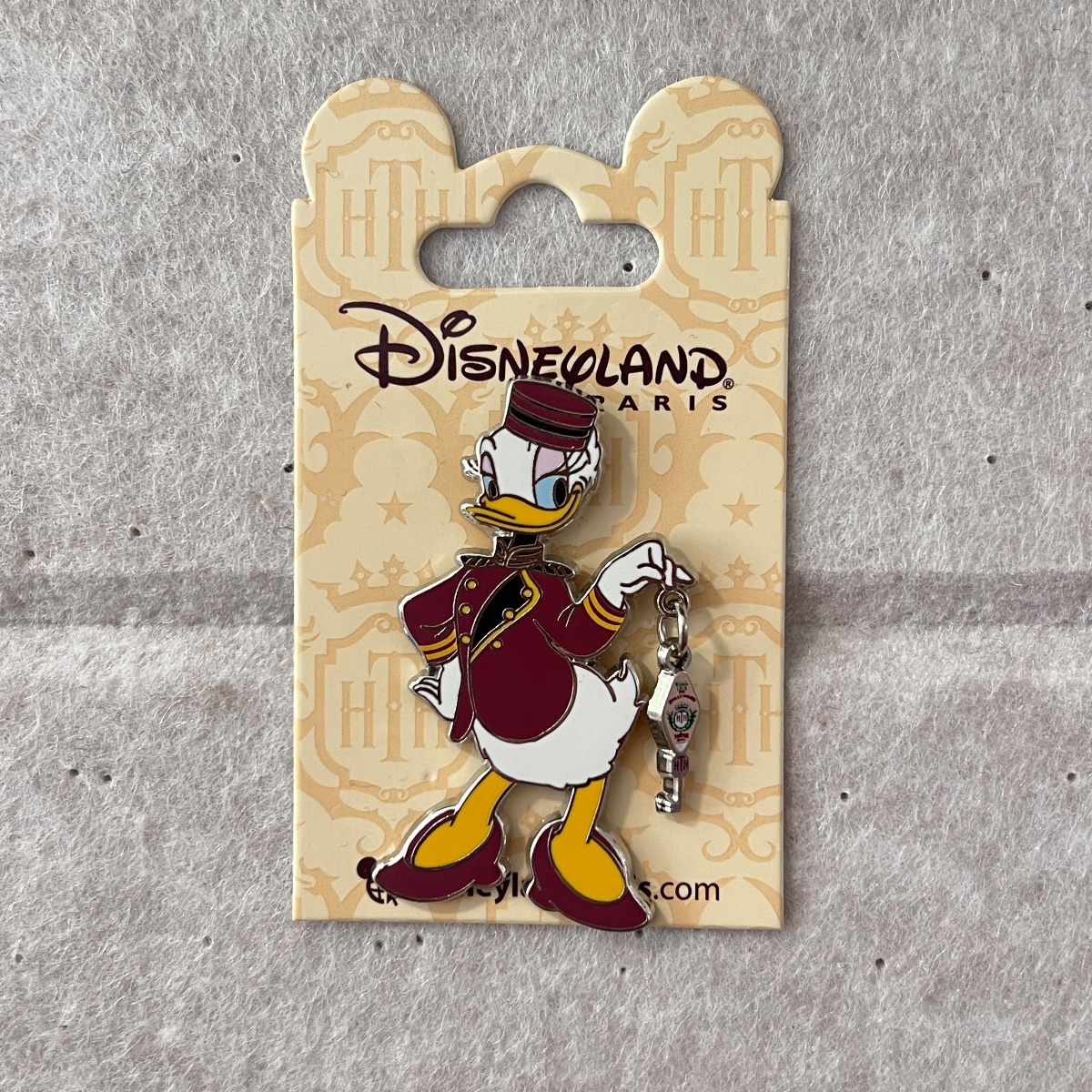 Disneyland Paris Hollywood Tower Hotel Tower of Terror Daisy Duck Bellhop Pin