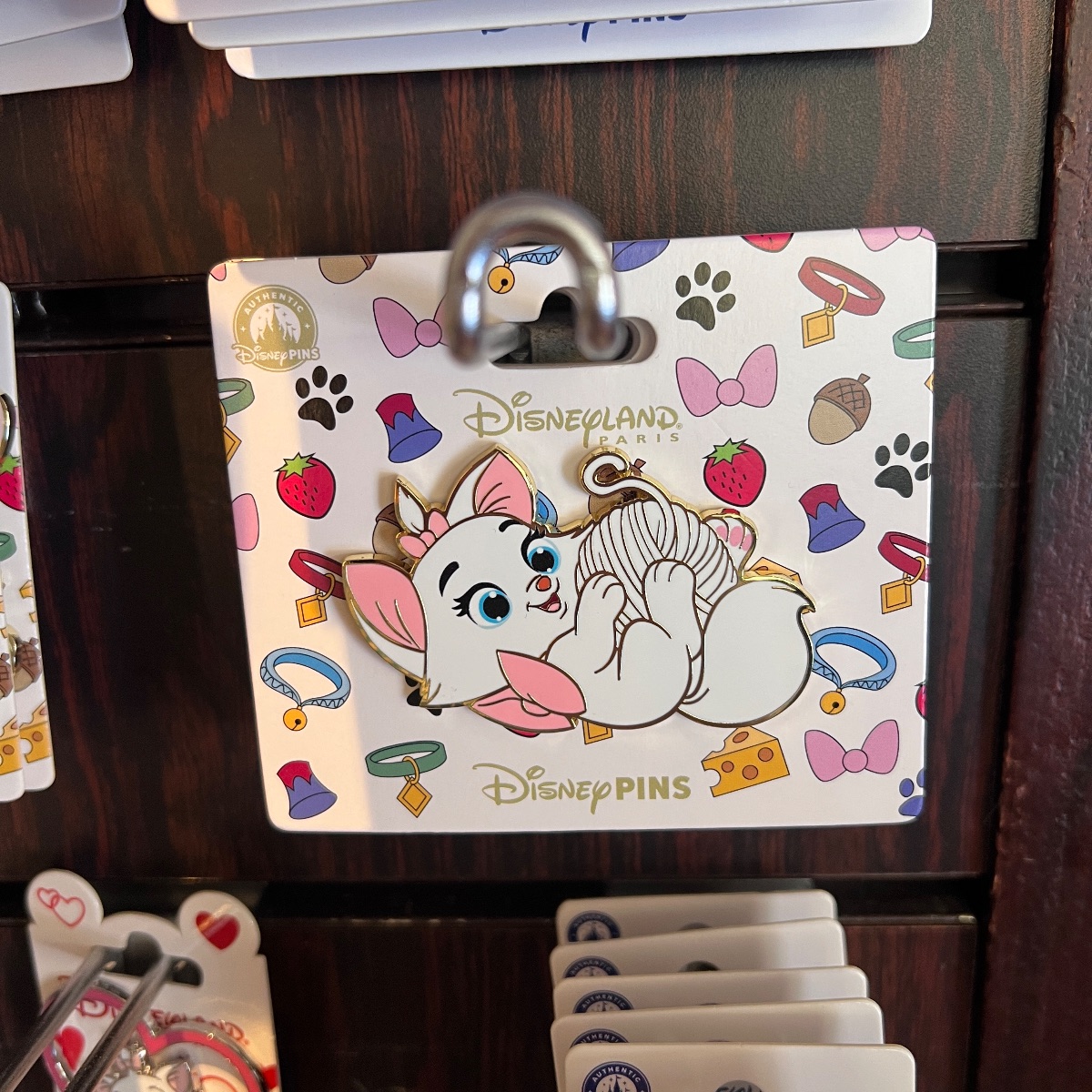 Disneyland Paris Aristocats Marie Yarn Pin