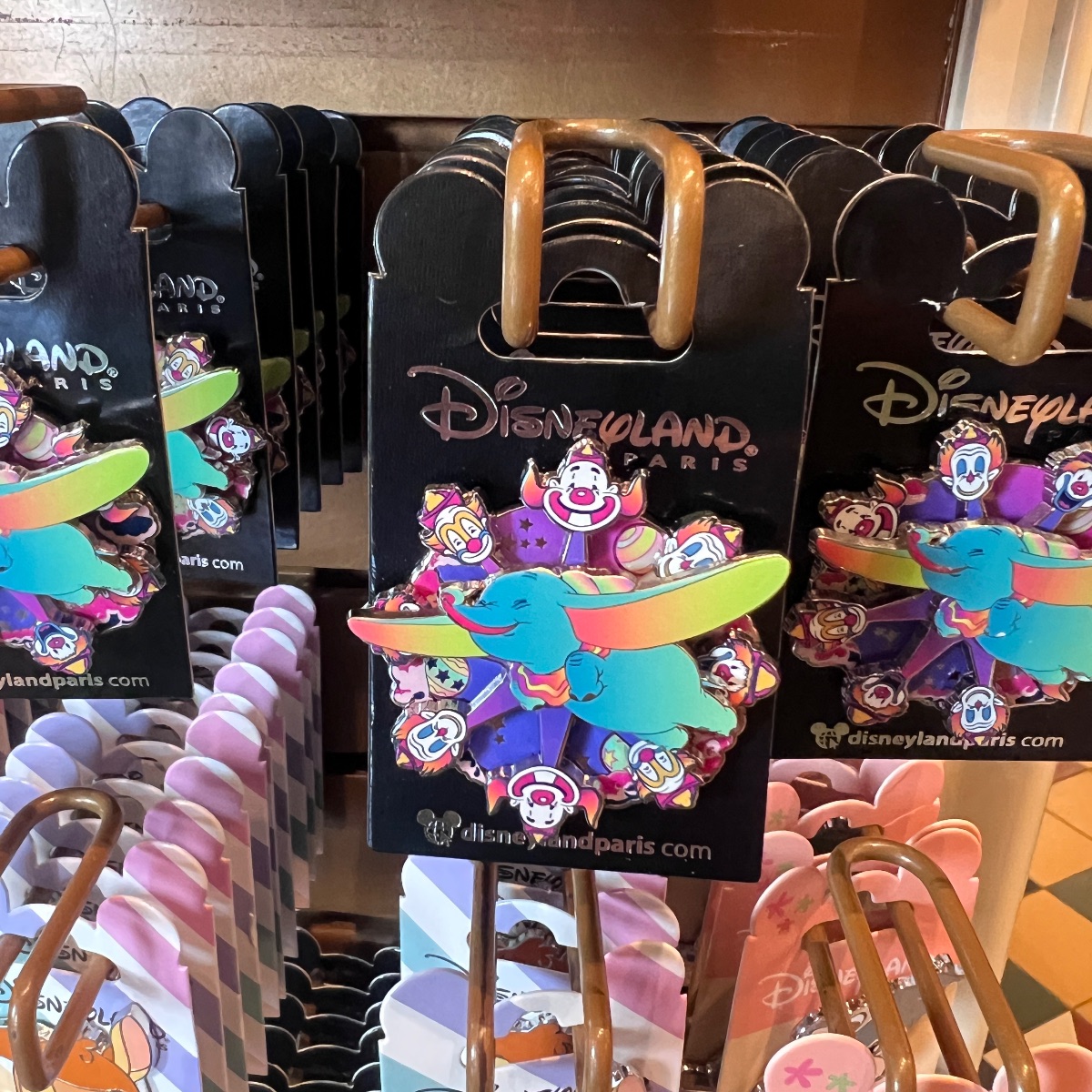 Disneyland Paris Dumbo Graffiti Spinner Pin