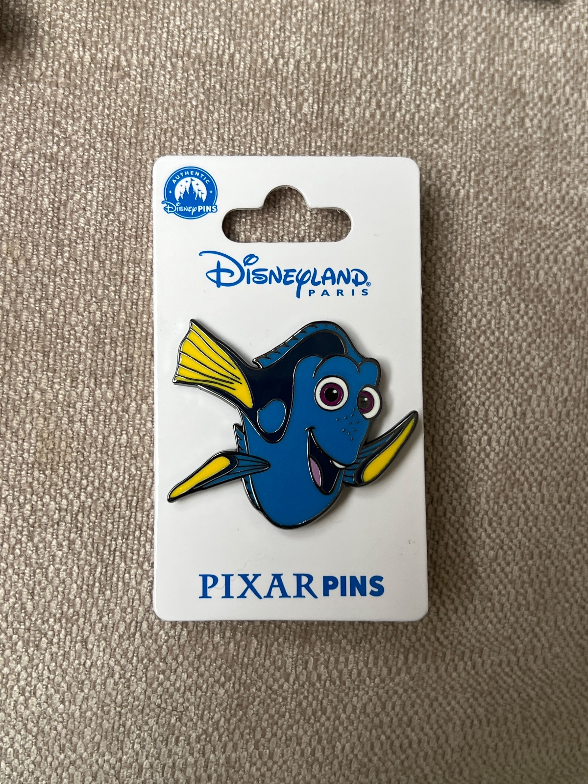 Disneyland Paris Finding Nemo Dory Pin view 1