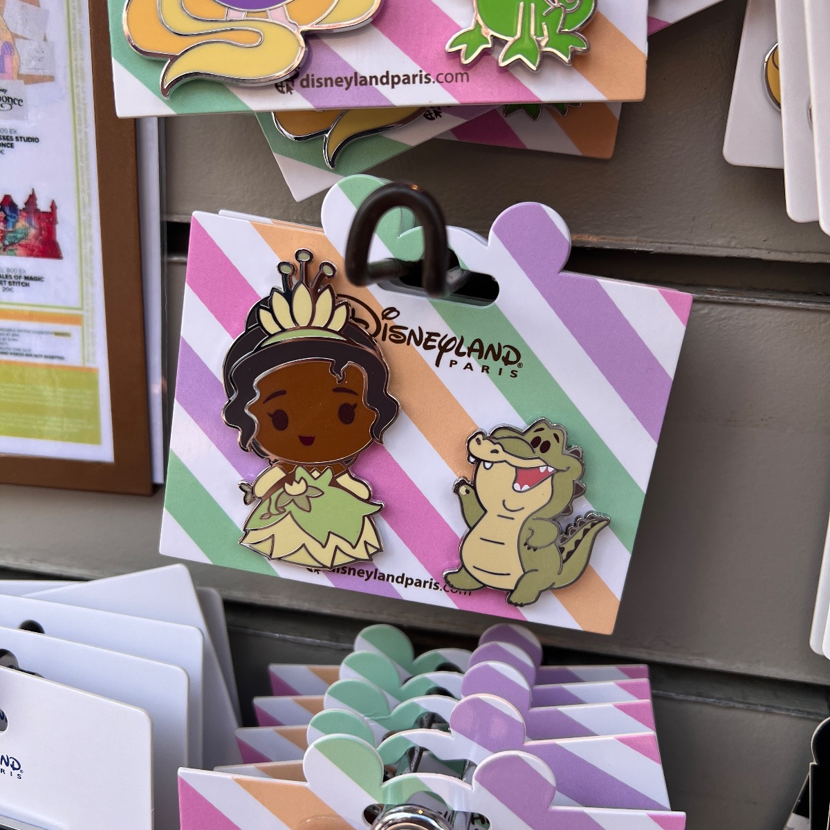 Disneyland Paris Princess and Friends Tiana and Louie Pin Set