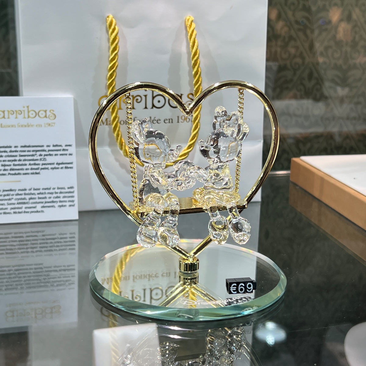Disneyland Paris Crystal Mickey Minnie Heart Swing Figurine