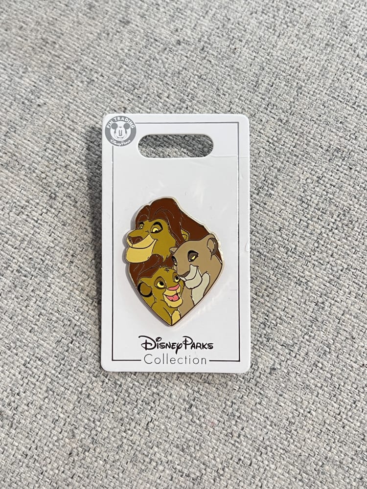 US Disney Lion King Mufasa Sarabi Simba Pin view 1