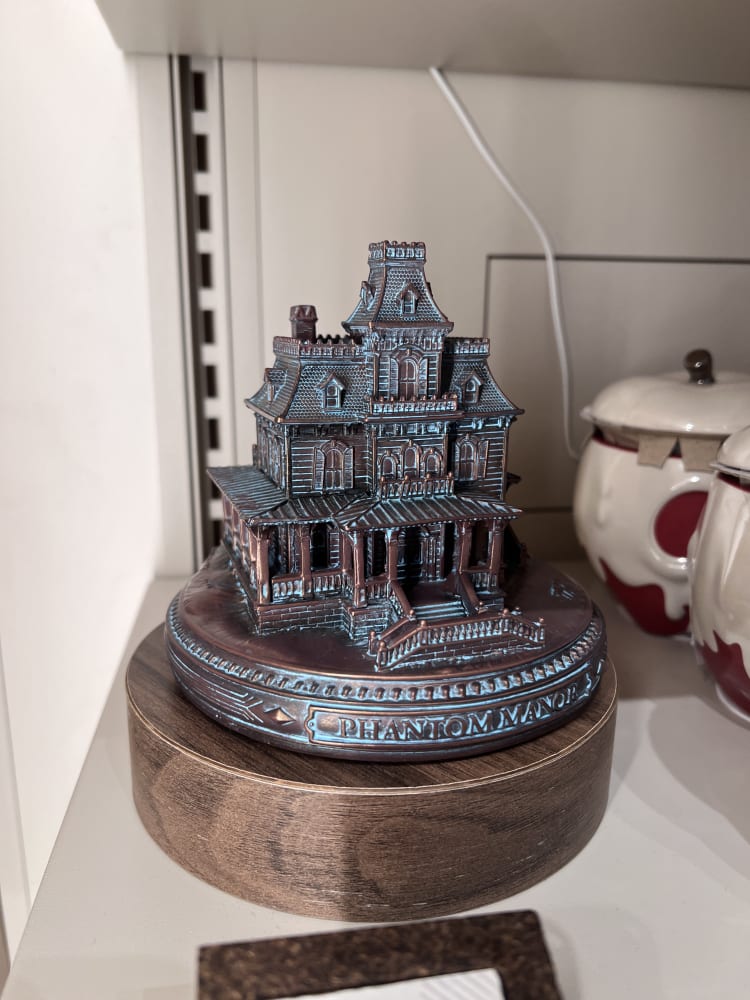 Disneyland Paris Phantom Manor Brass House Statue view 2