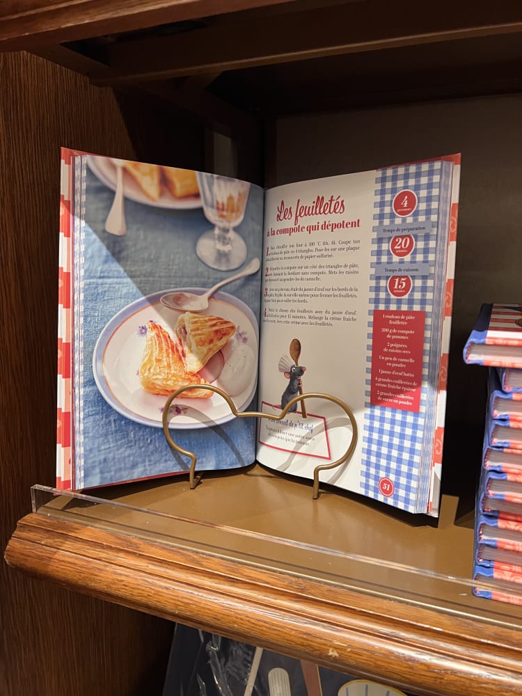 Disneyland Paris Ratatouille Chef Remy Cookbook view 3
