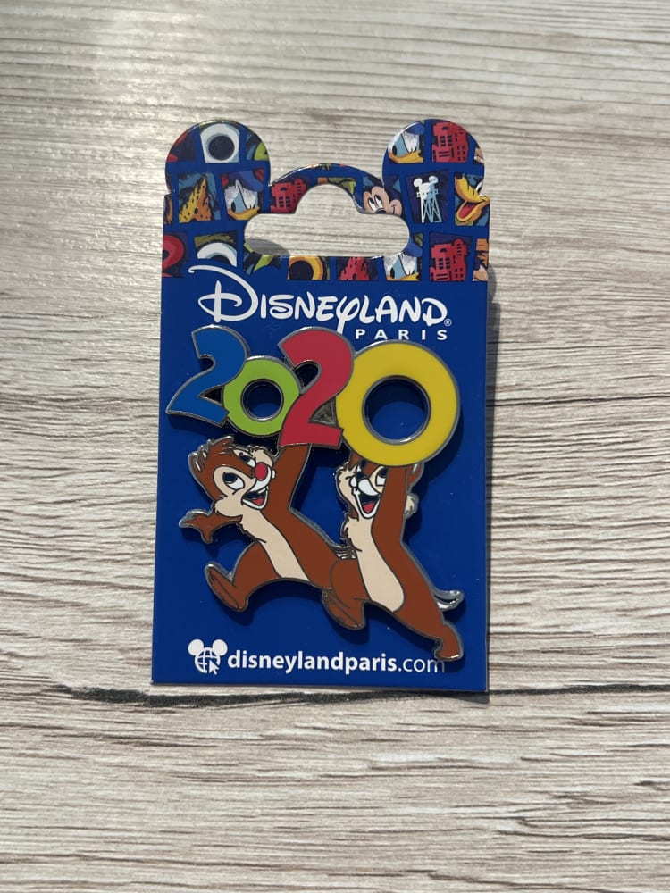 Disneyland Paris 2020 Chip and Dale Pin view 1