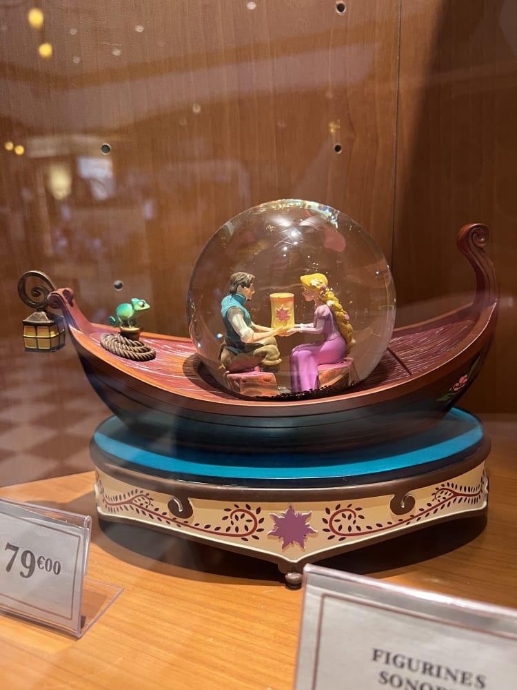 Disneyland Paris Tangled Rapunzel Flynn Rider Lantern Boat Snowglobe Figurine view 1