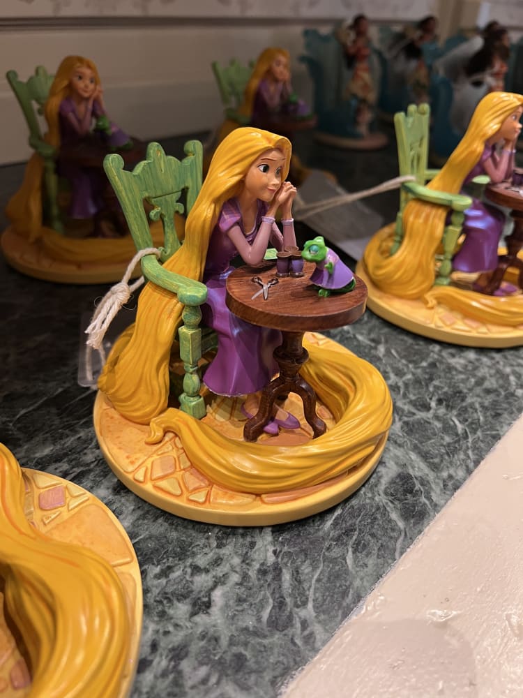 Disneyland Paris Pascal Modelling Rapunzel Table Figurine view 2