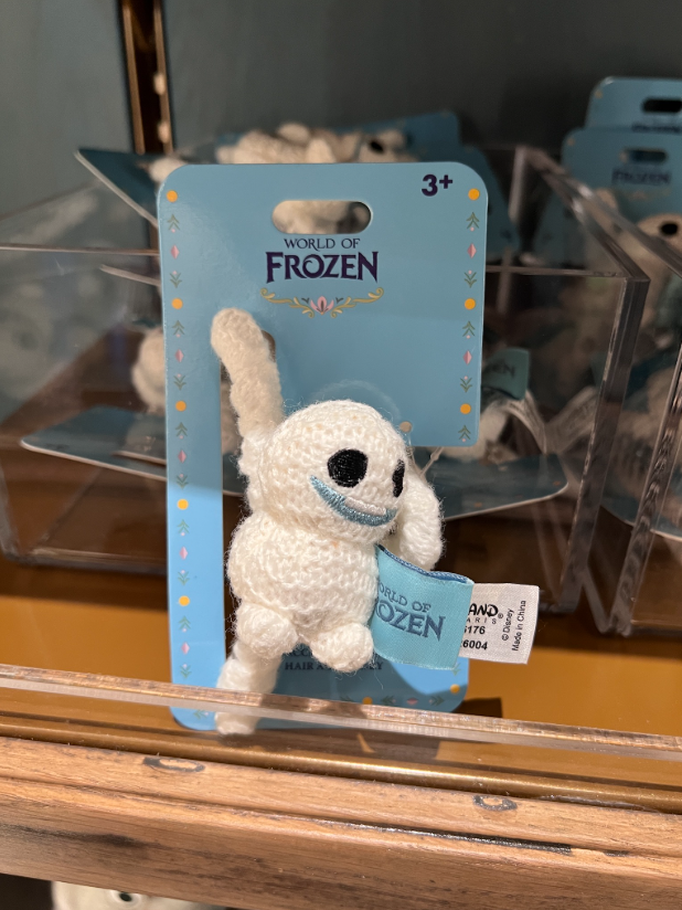 Disneyland Paris World of Frozen Snowgie Plush Crocodile Clip view 1
