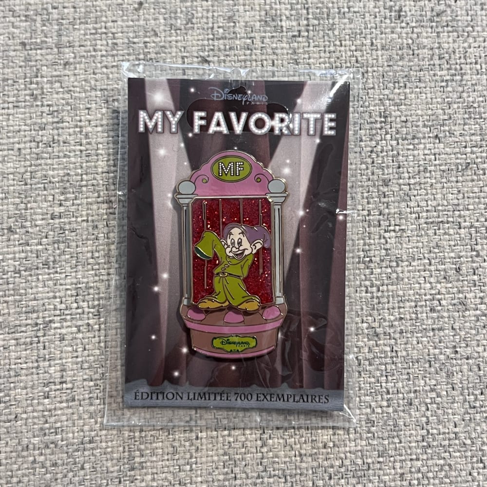 Disneyland Paris Limited Edition My Favourite Dopey Pin view 1