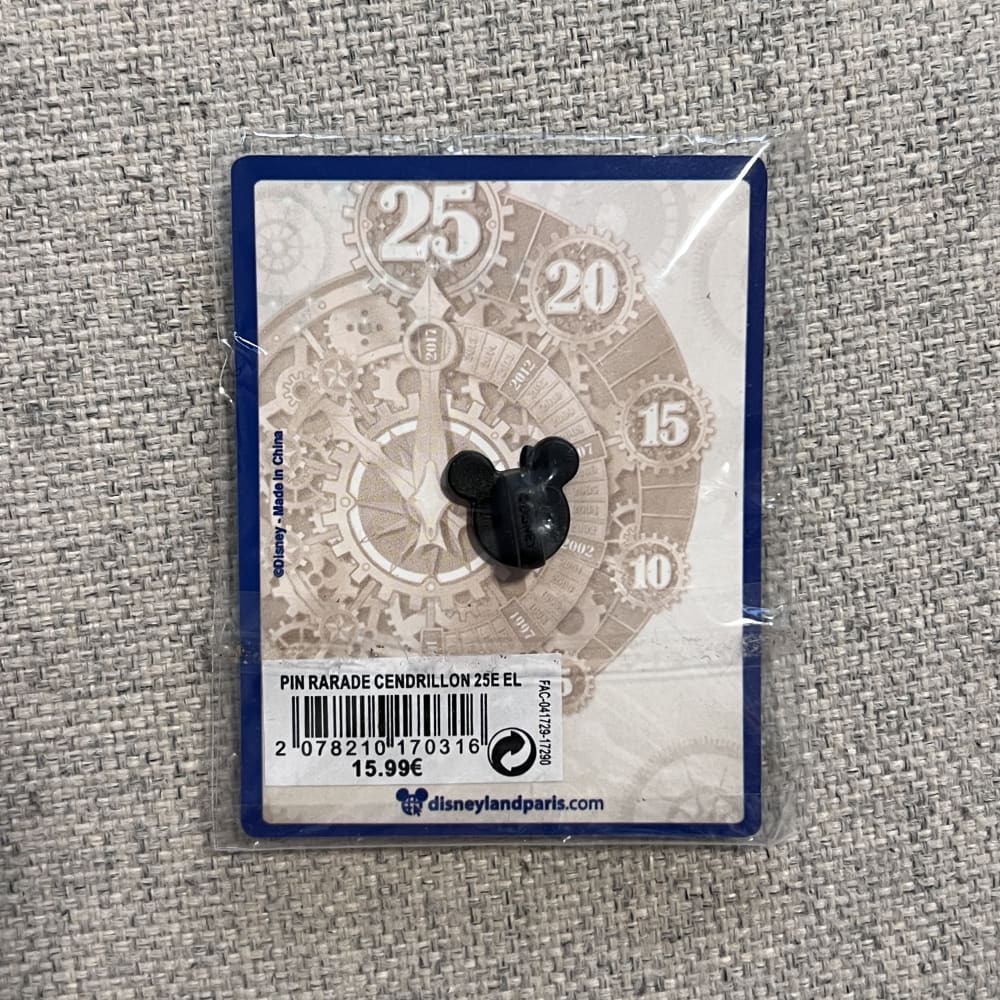 Disneyland Paris Limited Edition 25th Anniversary Cinderella Carriage Pin view 2