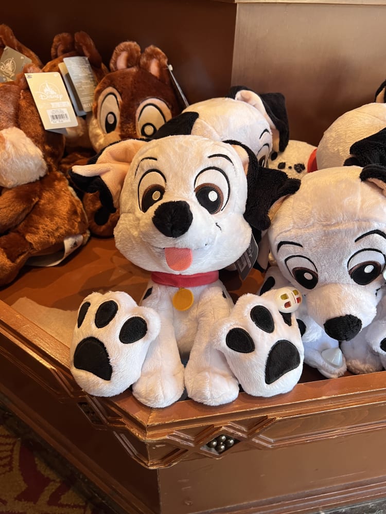 Disneyland Paris 101 Dalmatian Big Feet Plush view 1