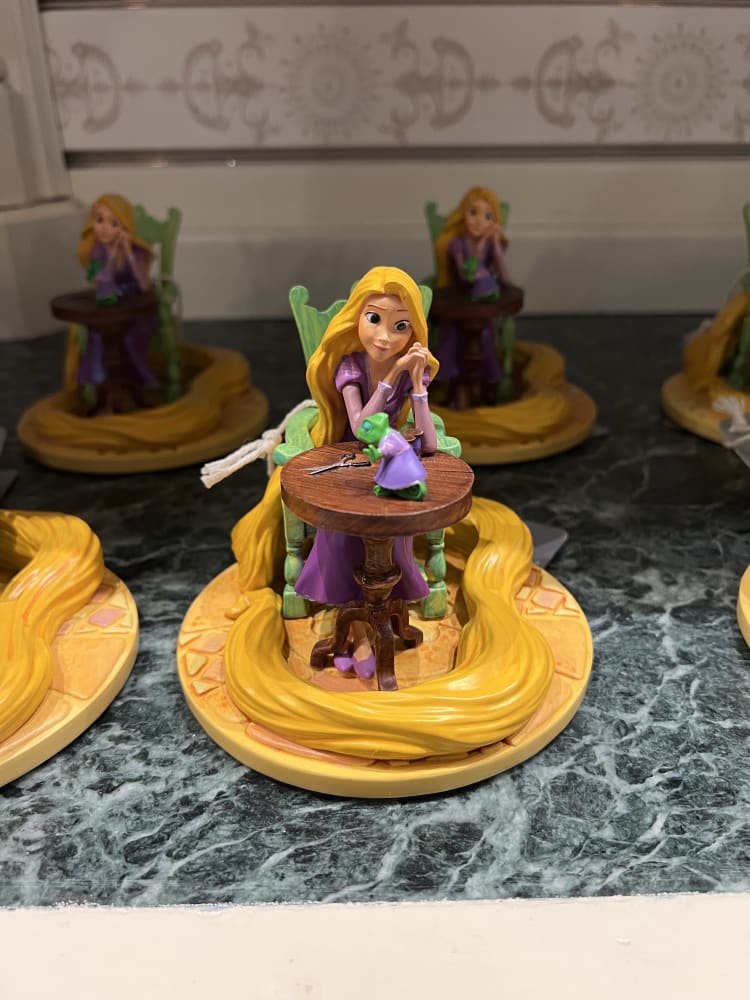 Disneyland Paris Pascal Modelling Rapunzel Table Figurine view 1
