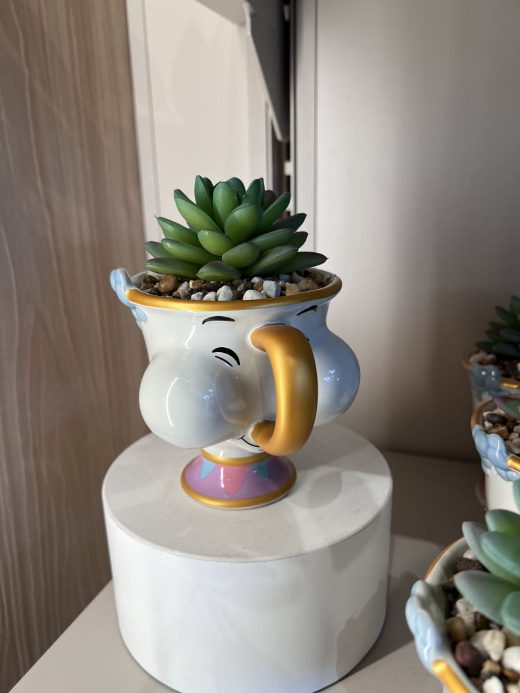 Disneyland Paris Chip Blowing Bubbles Plant Pot view 1