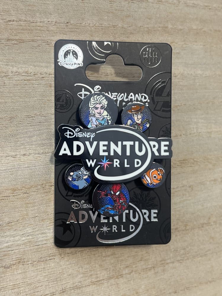 Disneyland Paris Adventure World Characters Spinner Pin
