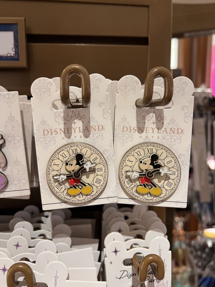 Disneyland Paris Hotel Mickey Mouse Moveable Arms Clock Pin view 1