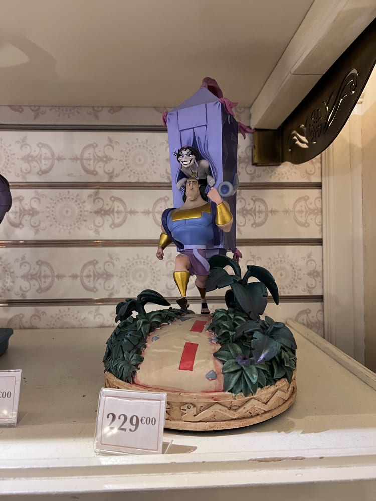 Disneyland Paris Emperor’s New Groove Yzma and Kronk Carriage Figurine