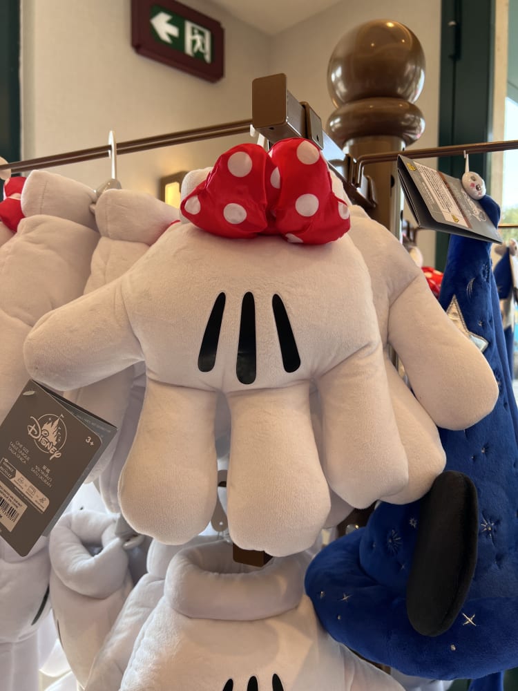 Disneyland Paris Minnie Mouse Hands Gloves view 1