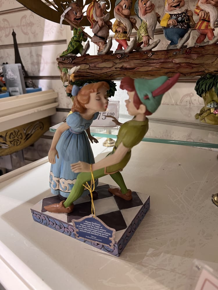 Disneyland Paris Jim Shore Peter Pan and Wendy Statue view 2