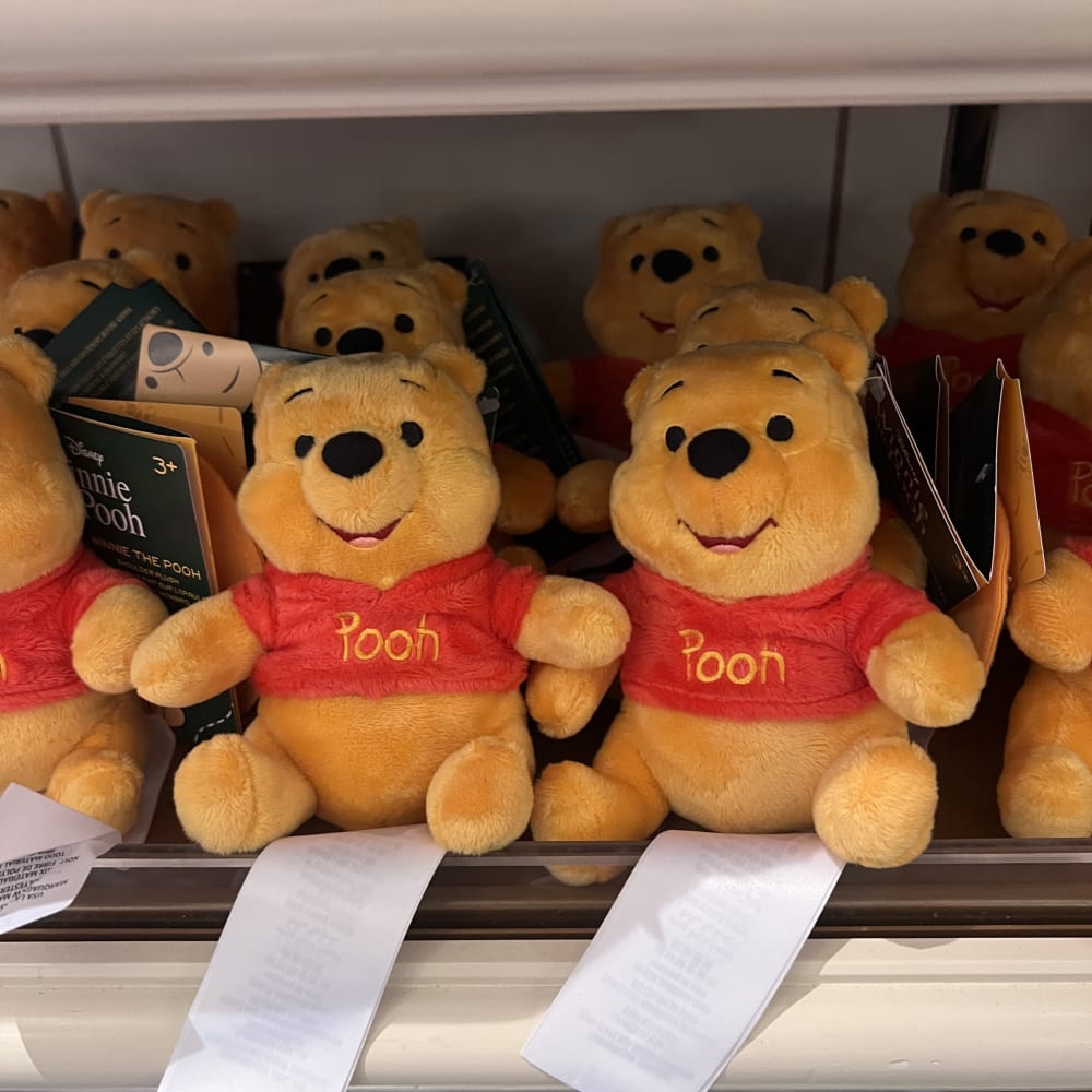 Disneyland Paris Shoulder Pal Winnie the Pooh view 1