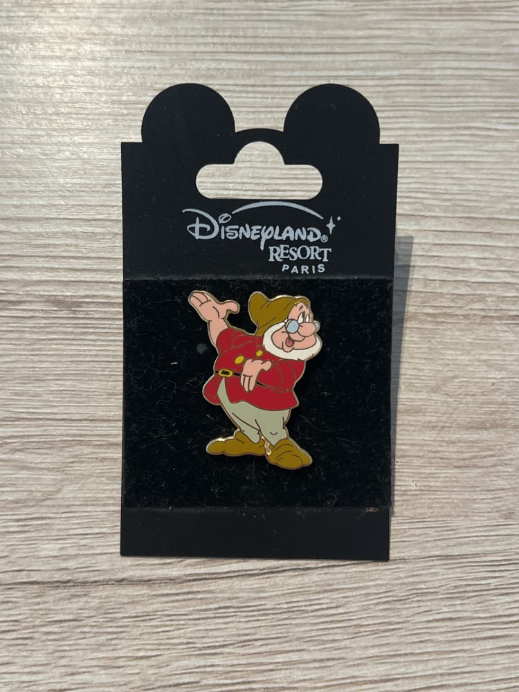 Disneyland Paris 1990s Seven Dwarfs ‘Doc’ Pin view 1