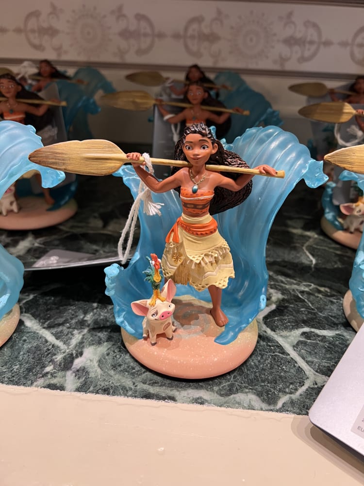 Disneyland Paris Moana Ocean Wave Boat Paddle Figurine view 1