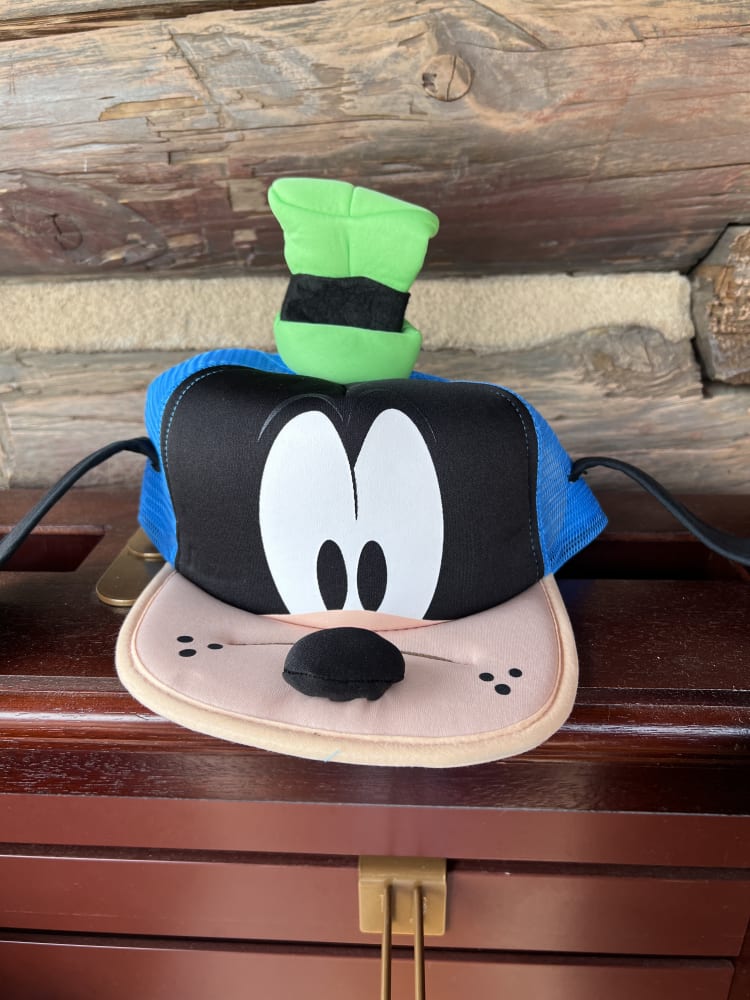 Disneyland Paris 3D Foam Character Cap Goofy view 1